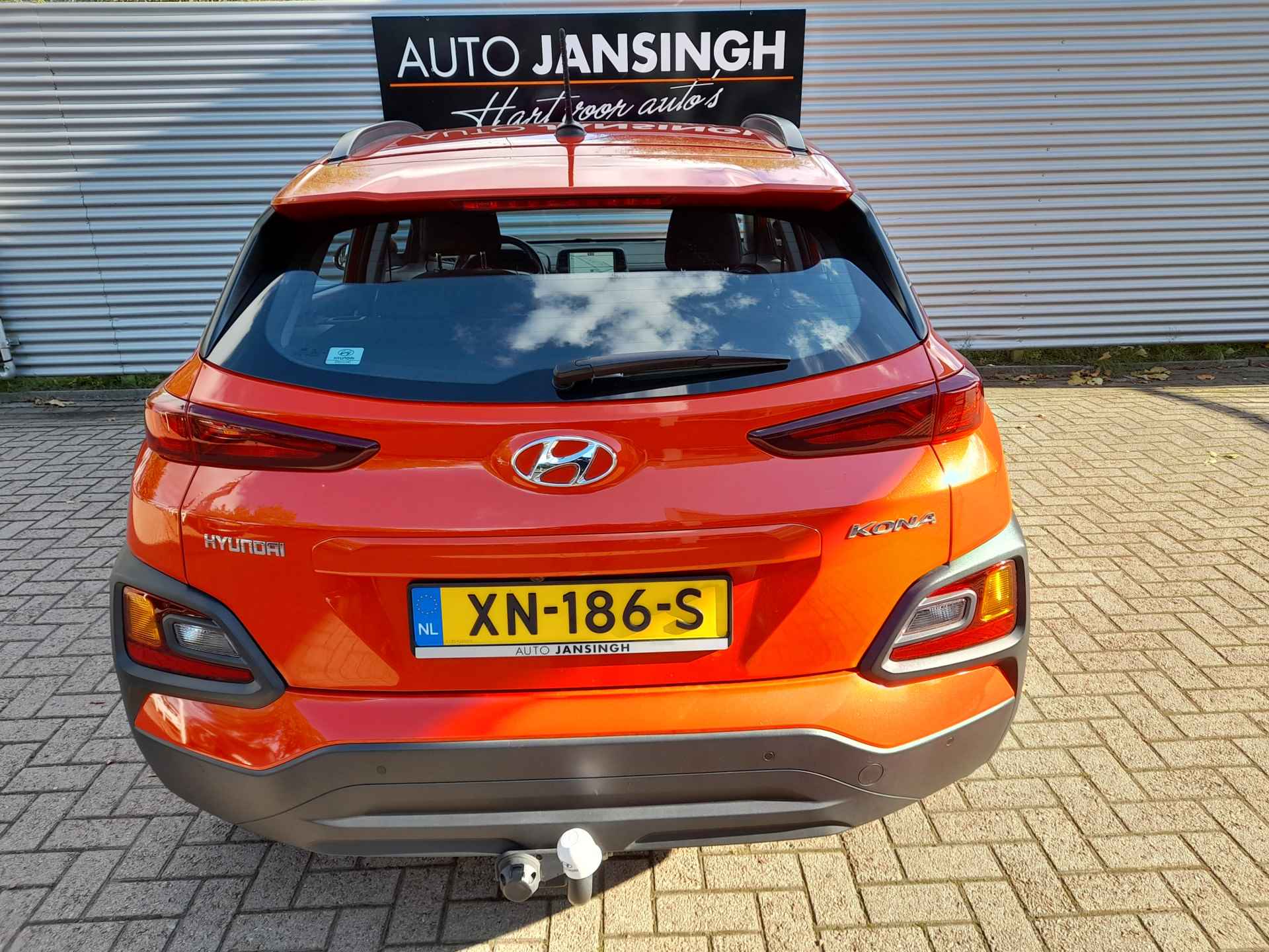 Hyundai KONA 1.0T Essence met 34.139 km!!! | Clima | Cruise control | Camera | PDC | Trekhaak | Navigatie | RIJKLAARPRIJS INCL 12 MAANDEN GARANTIE EN BEURT - 6/28