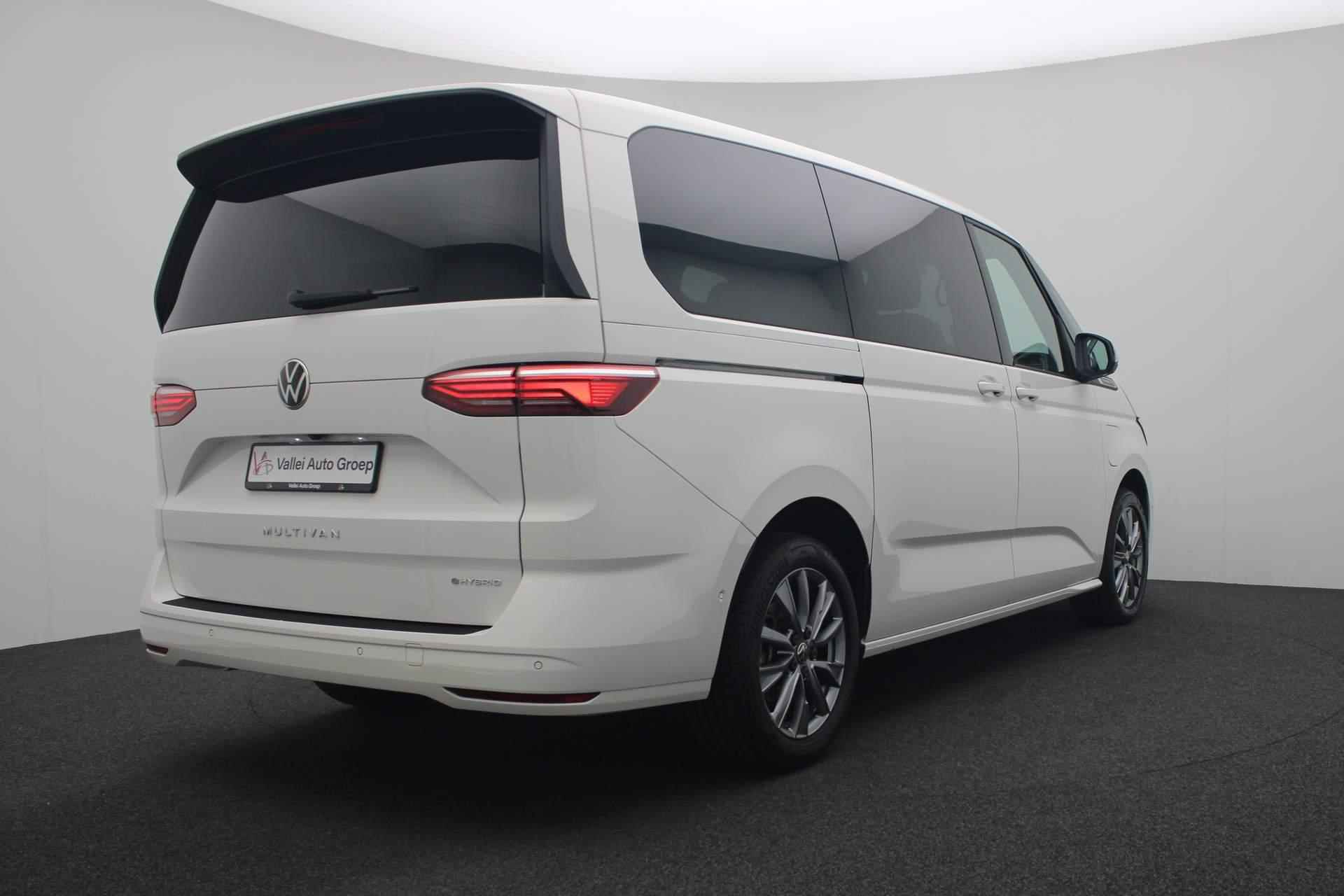 Volkswagen Multivan 7 pers. 1.4 218PK DSG eHybrid L2H1 Energetic | Pano | Elektr. schuifdeuren links/rechts | IQ Light | HarmanKardon | Navi Discover Pro | 6 zitplaatsen verwarmd | Camera | Keyless - 4/47