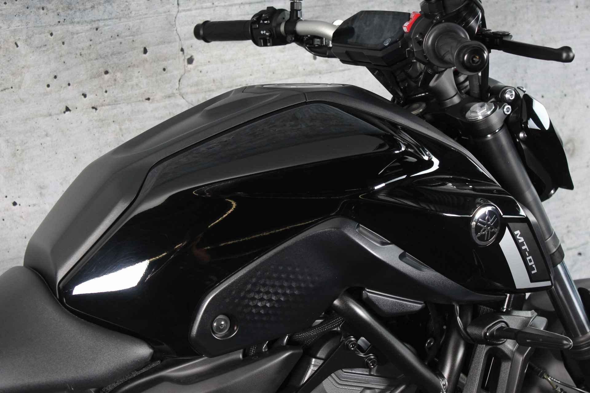 Yamaha MT 07 ABS Pure A2/ code 80/ 35kW mogelijk - 8/17