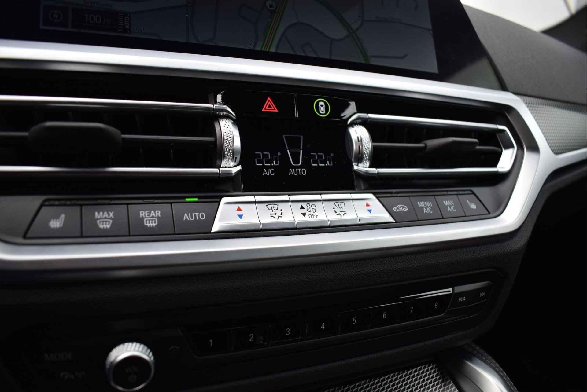 BMW 4 Serie Gran Coupé 420i High Executive M Sport Automaat / BMW M 50 Jahre uitvoering / Stoelverwarming / Live Cockpit Professional / Parking Assistant / Cruise Control / Comfort Access - 26/27