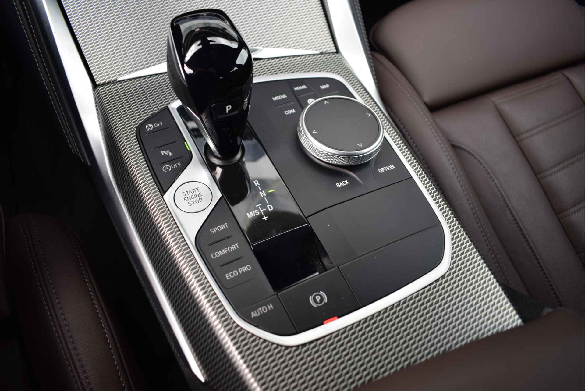 BMW 4 Serie Gran Coupé 420i High Executive M Sport Automaat / BMW M 50 Jahre uitvoering / Stoelverwarming / Live Cockpit Professional / Parking Assistant / Cruise Control / Comfort Access - 27/27