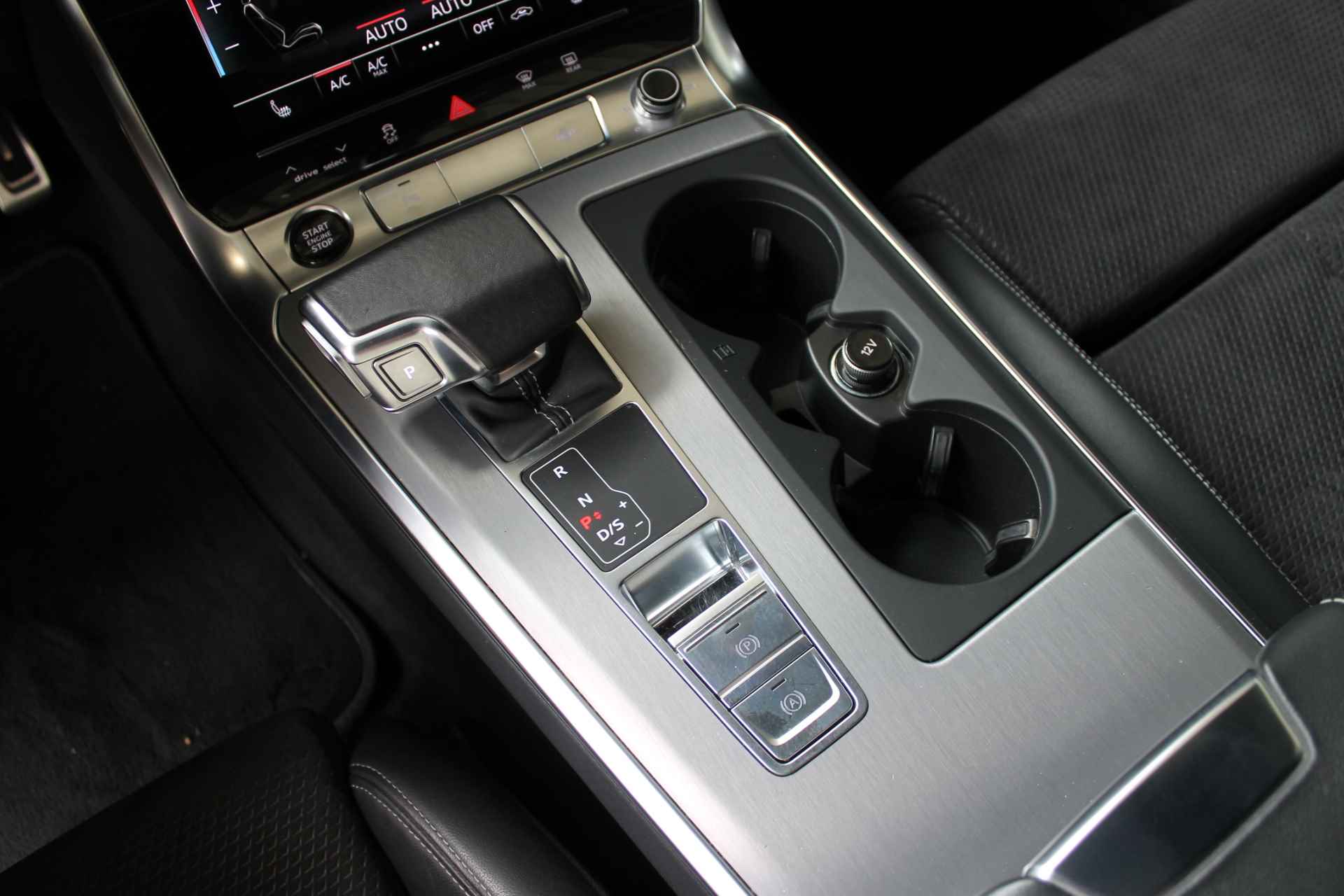 Audi A6 Avant 55 TFSI e quattro Competition Wegklapbare trekhaak/Apple carplay/Electrische klep 100% (Dealer) onderhouden label - 19/37
