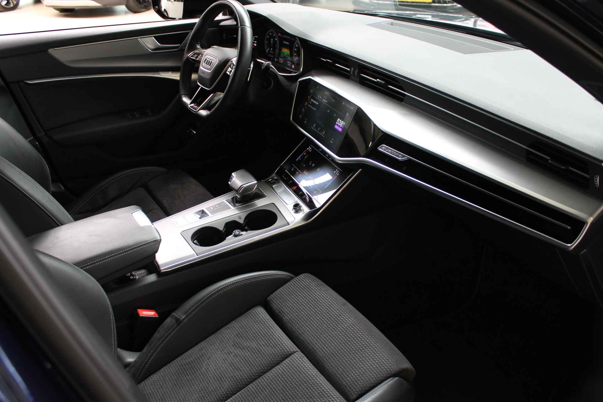 Audi A6 Avant 55 TFSI 252pk e quattro Competition Wegklapbare trekhaak | Apple carplay | Electrische klep 100% (Dealer) onderhouden label - 31/37