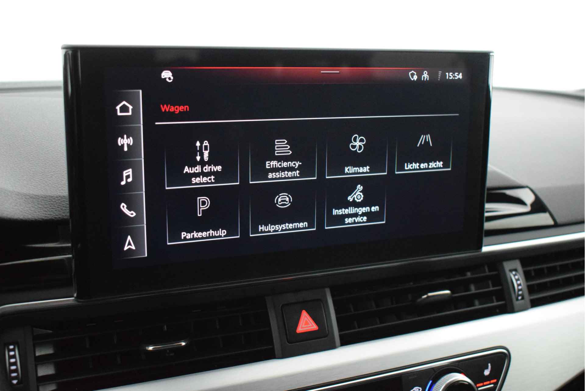 Audi A4 Avant 35 TFSI 150pk S-Tronic 2x S-Line Trekhaak Stoelverwarming Led Virtual Cockpit Navigatie - 28/47