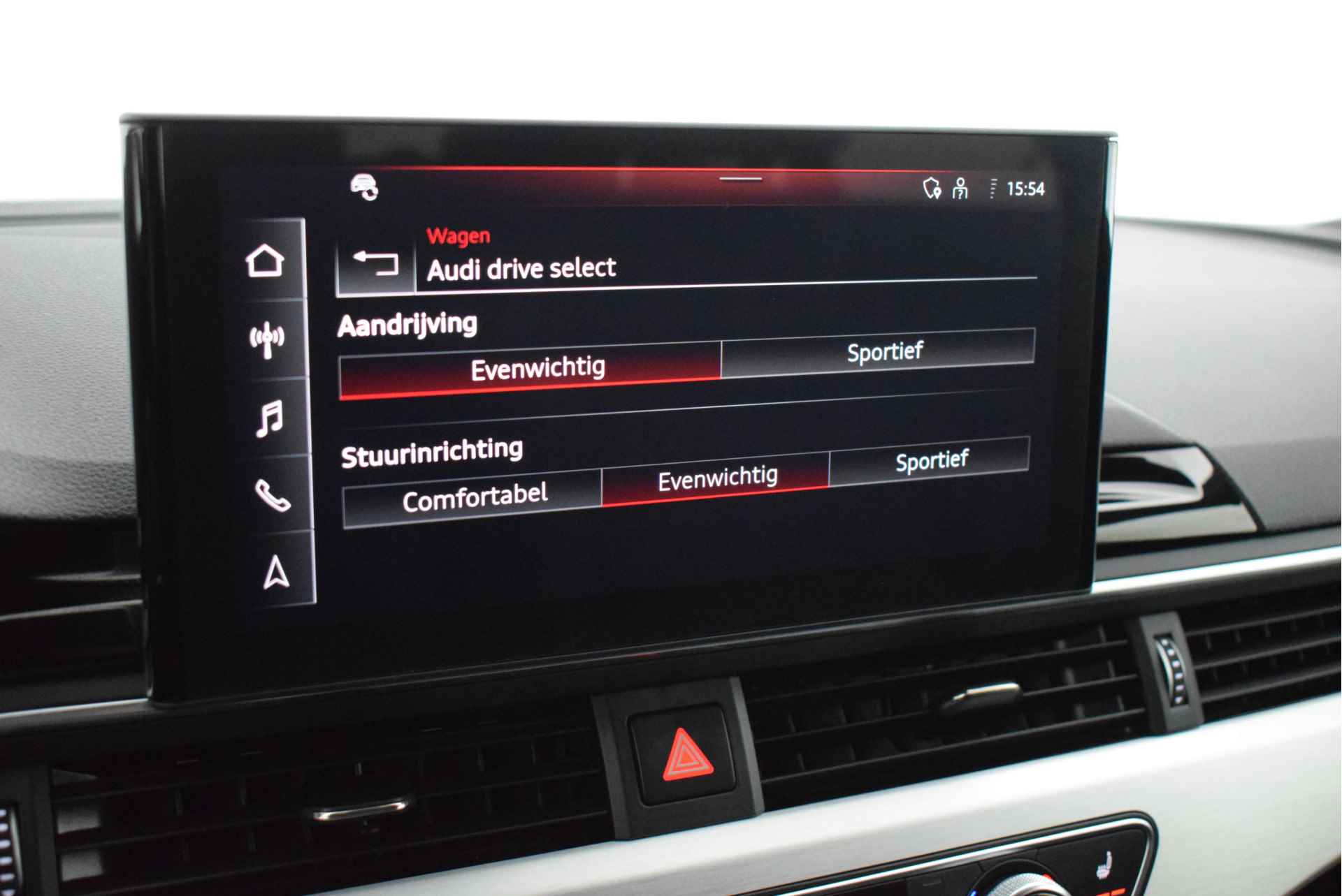 Audi A4 Avant 35 TFSI 150pk S-Tronic 2x S-Line Trekhaak Stoelverwarming Led Virtual Cockpit Navigatie - 30/47