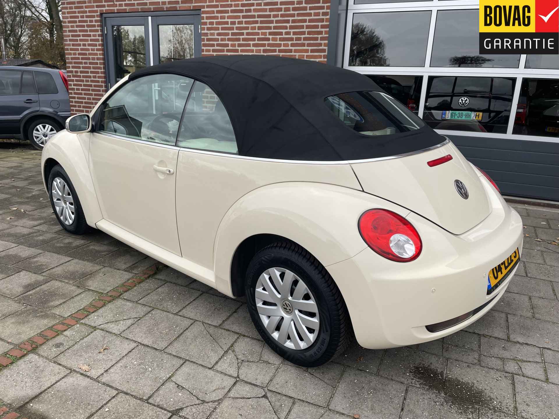 Volkswagen New Beetle Cabriolet 1.6 Trendline (Airco, parkeersensoren achter) RIJKLAARPRIJS! - 3/46