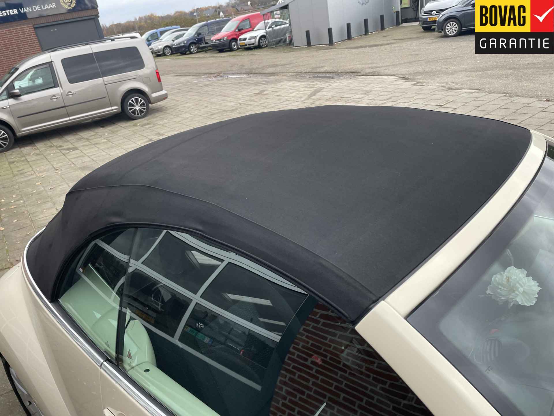 Volkswagen New Beetle Cabriolet 1.6 Trendline (Airco, parkeersensoren achter) RIJKLAARPRIJS! - 20/46