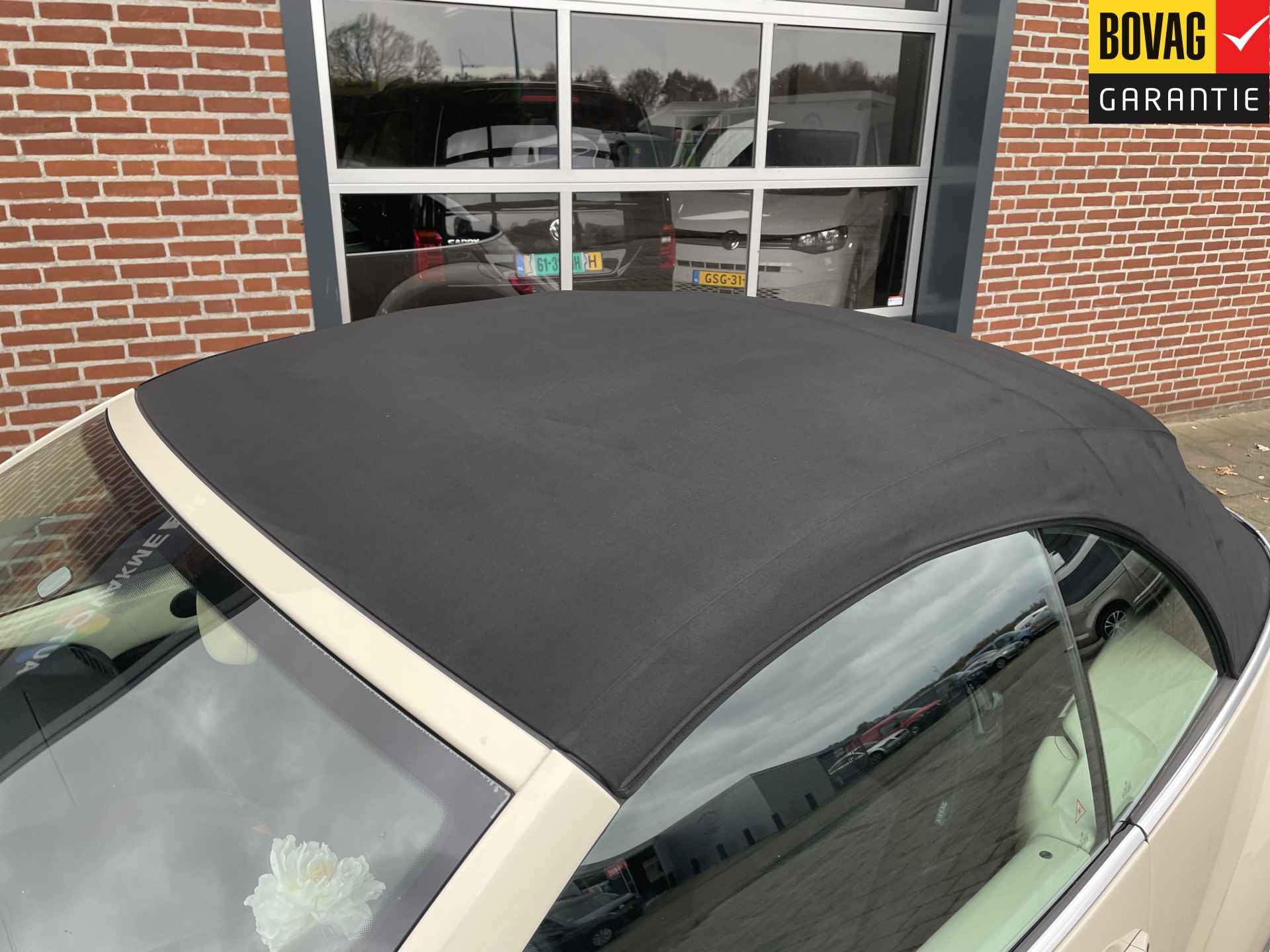 Volkswagen New Beetle Cabriolet 1.6 Trendline (Airco, parkeersensoren achter) RIJKLAARPRIJS! - 24/46