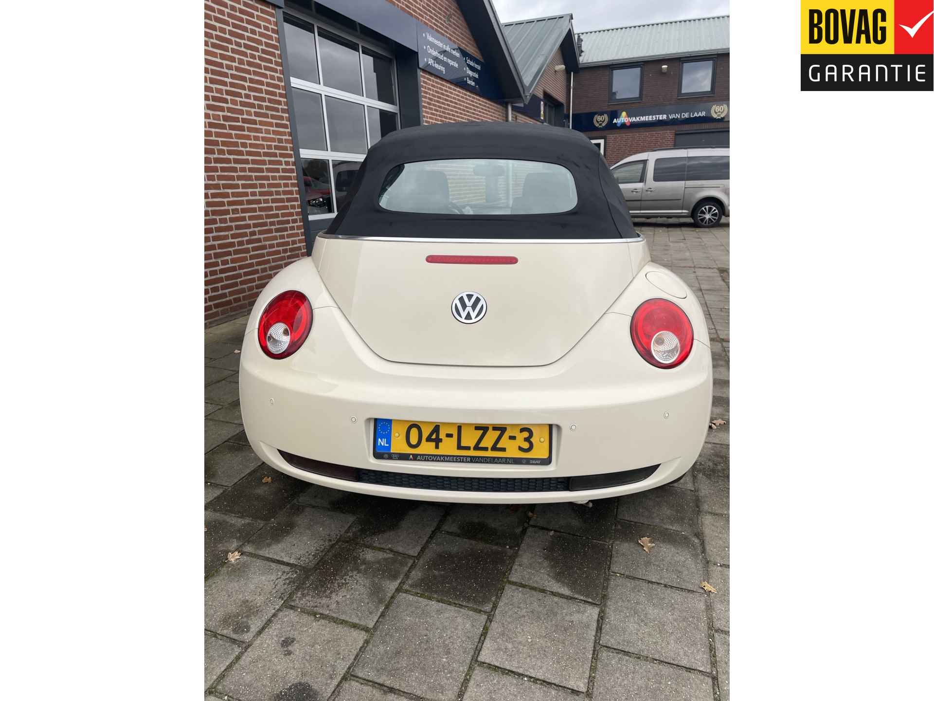 Volkswagen New Beetle Cabriolet 1.6 Trendline (Airco, parkeersensoren achter) RIJKLAARPRIJS! - 30/46