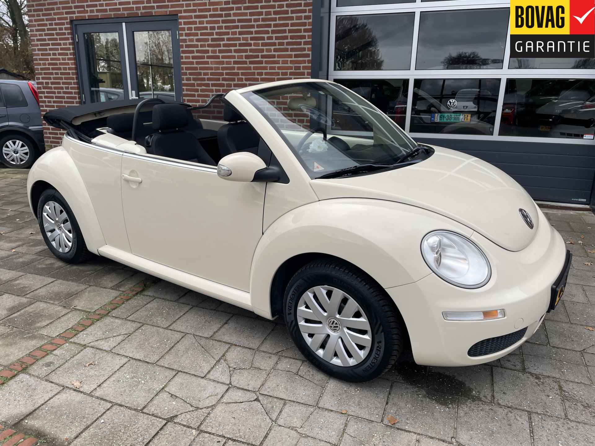 Volkswagen New Beetle Cabriolet 1.6 Trendline (Airco, parkeersensoren achter) RIJKLAARPRIJS! - 34/46