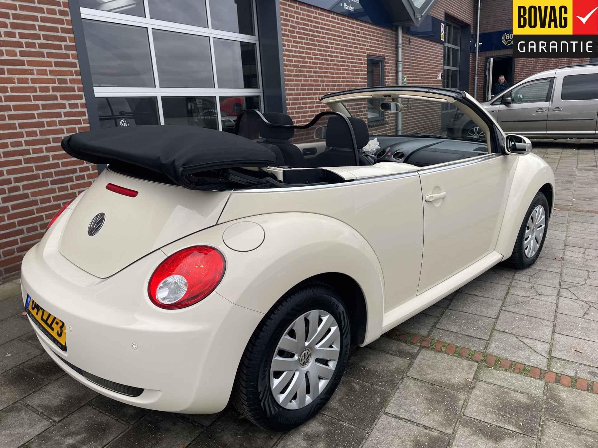 Volkswagen New Beetle Cabriolet 1.6 Trendline (Airco, parkeersensoren achter) RIJKLAARPRIJS! - 35/46