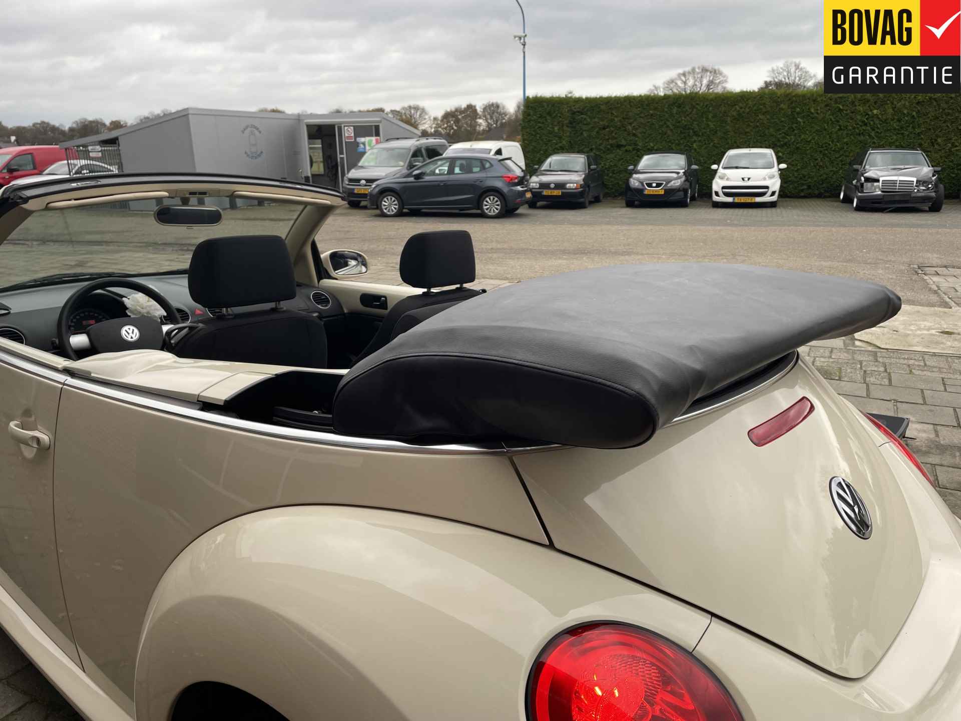 Volkswagen New Beetle Cabriolet 1.6 Trendline (Airco, parkeersensoren achter) RIJKLAARPRIJS! - 38/46