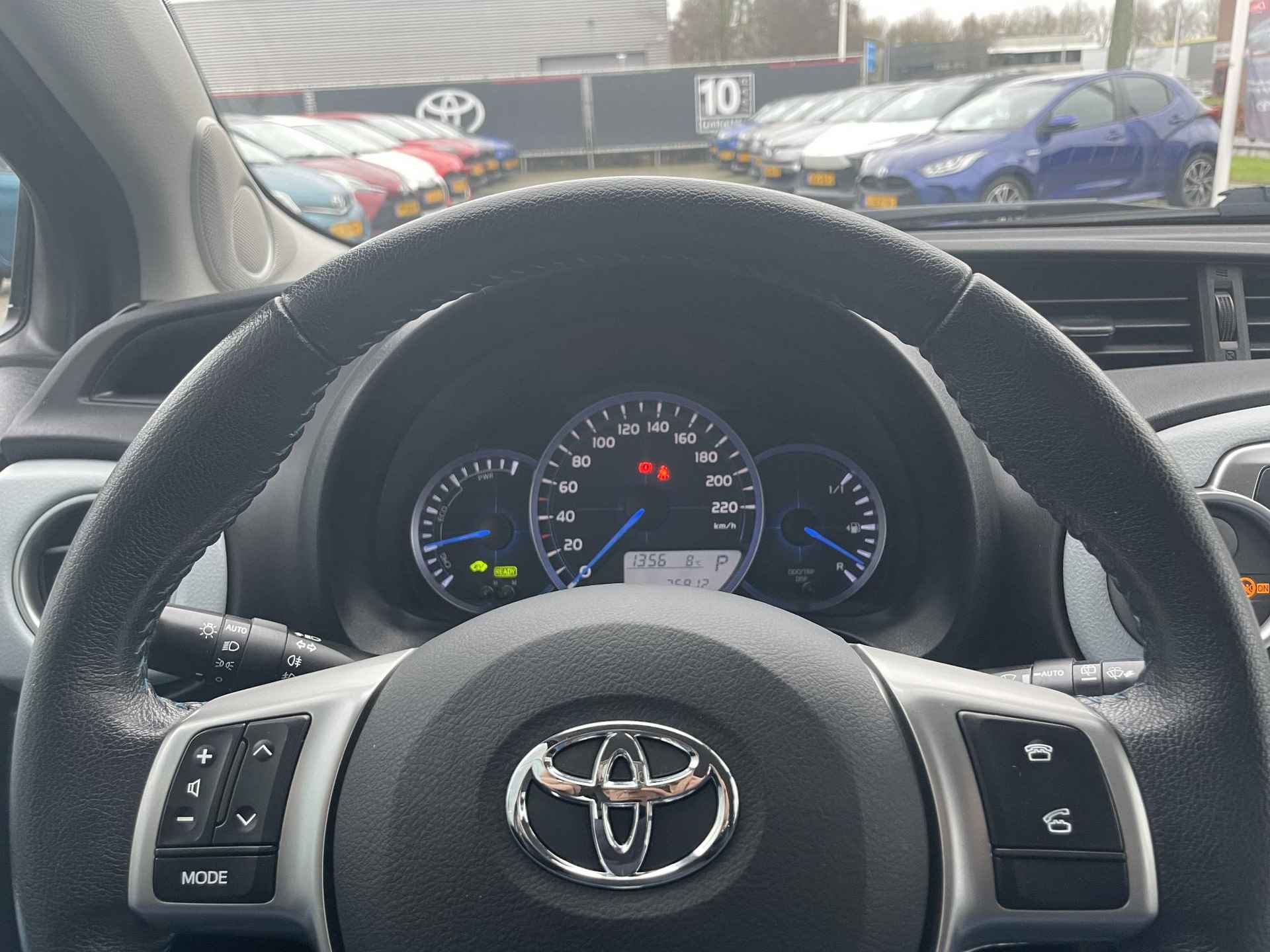 Toyota Yaris 1.5 Full Hybrid Dynamic - 13/32