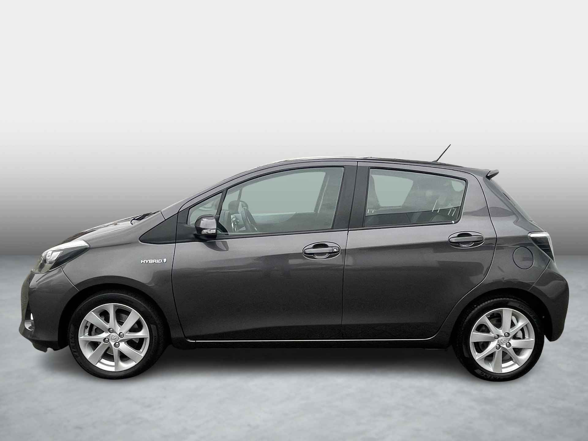 Toyota Yaris 1.5 Full Hybrid Dynamic - 2/32