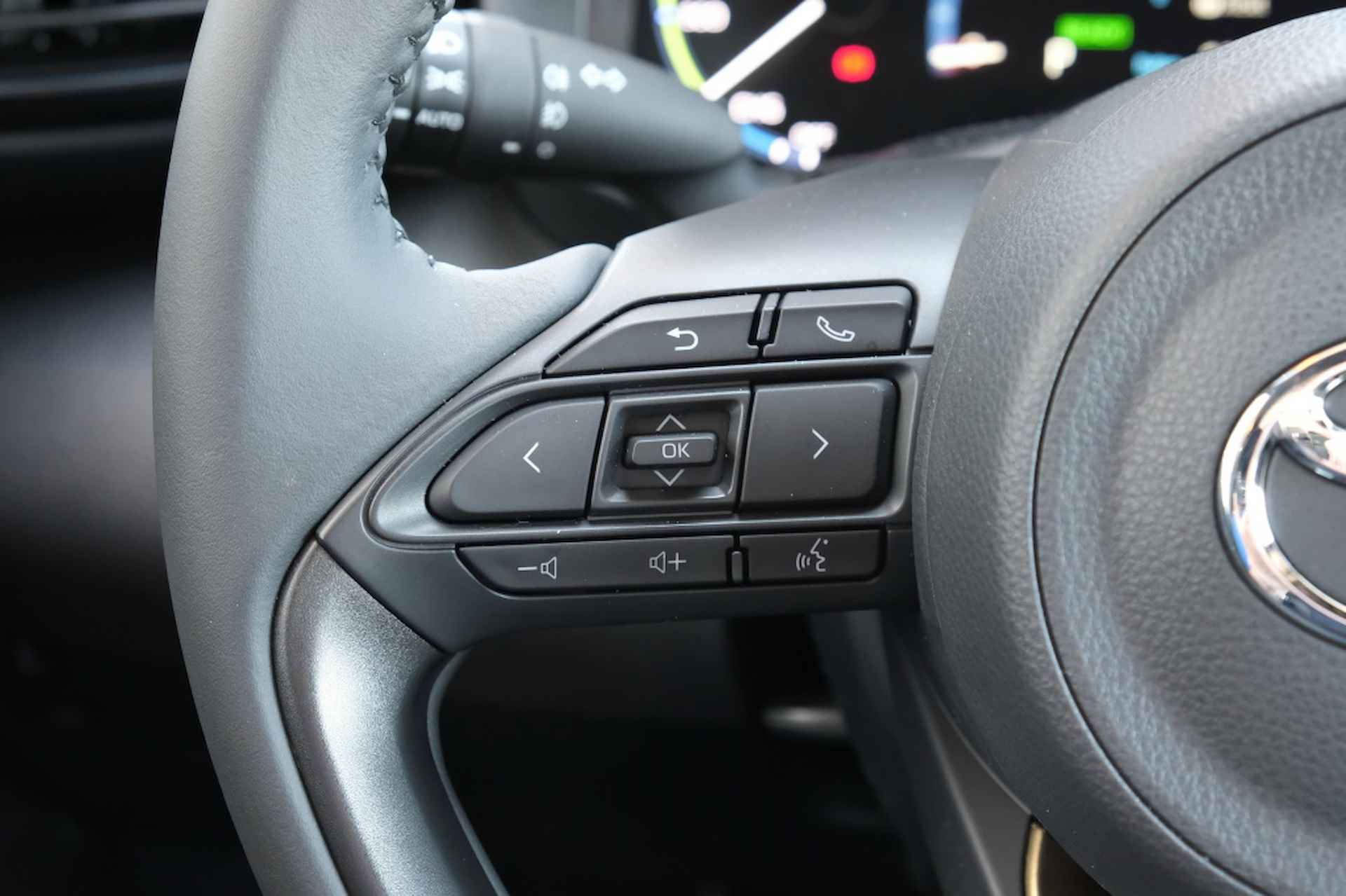 Toyota Yaris Cross 1.5 Hybrid 115PK Explore Automaat | Airconditioning, automatisch - 17/40