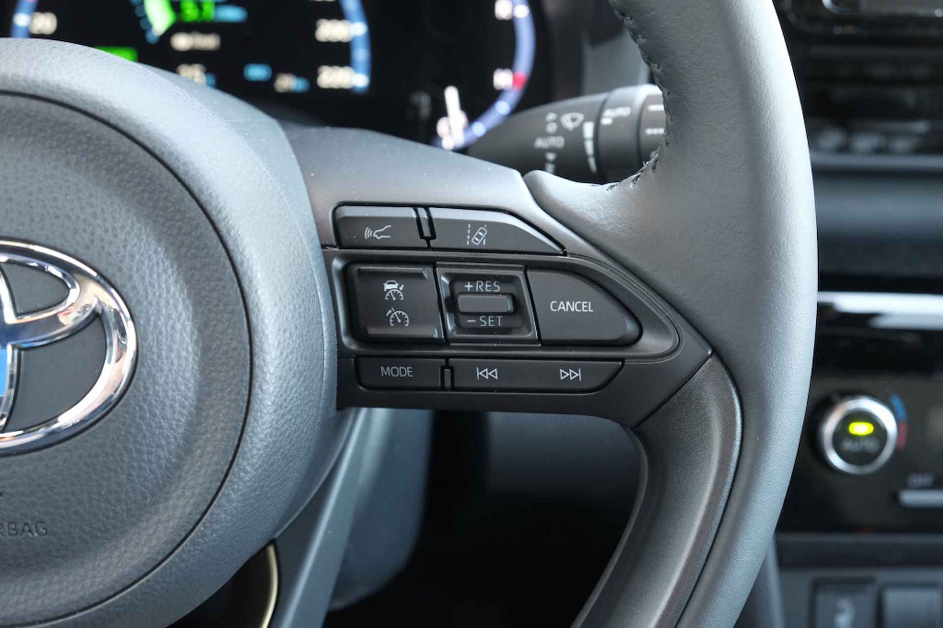 Toyota Yaris Cross 1.5 Hybrid 115PK Explore Automaat | Airconditioning, automatisch - 18/40