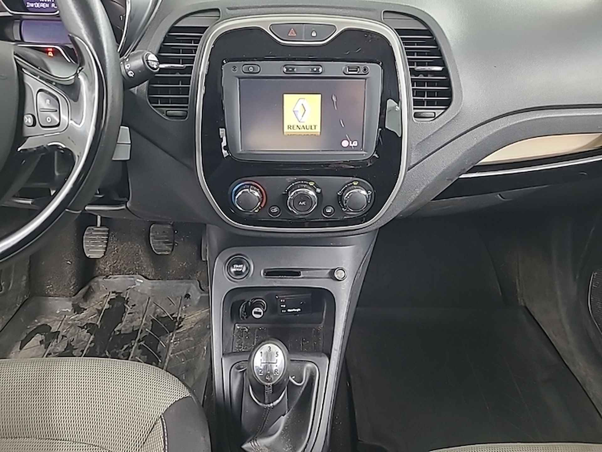 Renault Captur 0.9 TCe Expression (90 PK) 1e-EIg. Keurig-Onderh. BOVAG-Garantie. NL-Auto. Trekhaak, Navigatie, Cruisecontrol, Parkeersensoren, Bluetooth, Airco, Licht-Zicht-Pakket, Lm-Velgen-16Inch, Privacy-Glas, Inklapbare-Buitenspiegels - 12/18