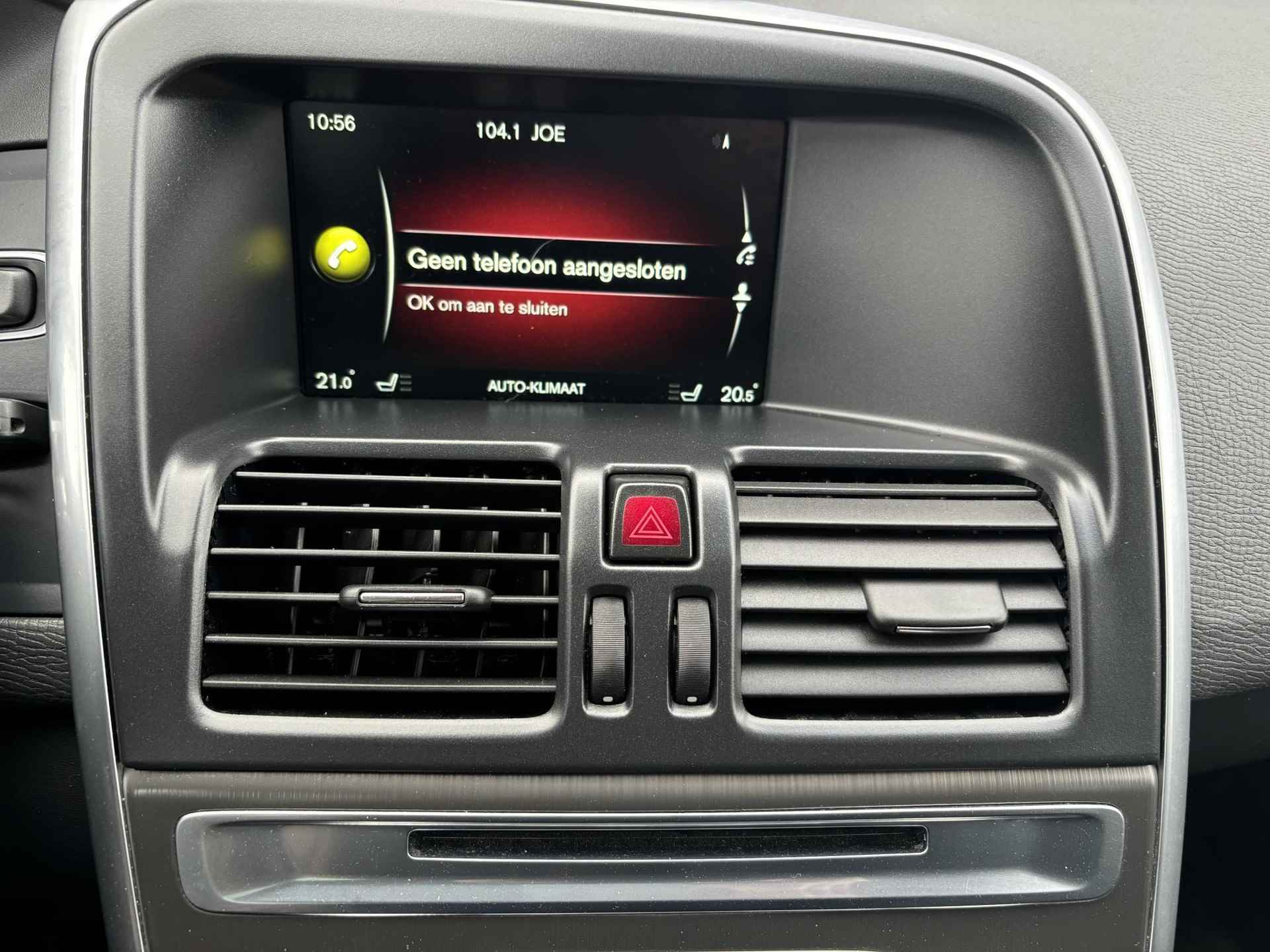 Volvo XC60 T5 Automaat Momentum | Trekhaak | Stoelverwarming | Verwarmbare achterbank | Extra getint glas | Navigatie | Bluetooth - 13/28