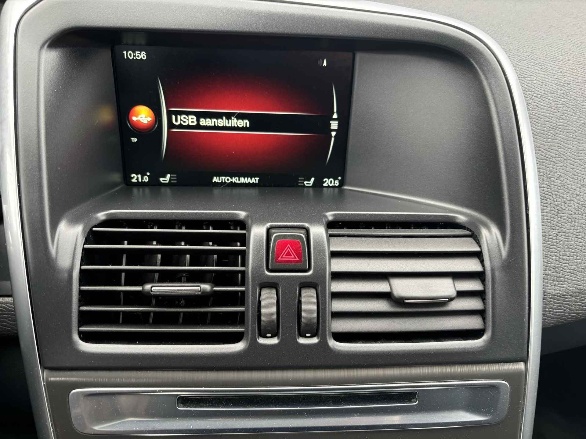 Volvo XC60 T5 Automaat Momentum | Trekhaak | Stoelverwarming | Verwarmbare achterbank | Extra getint glas | Navigatie | Bluetooth - 22/28