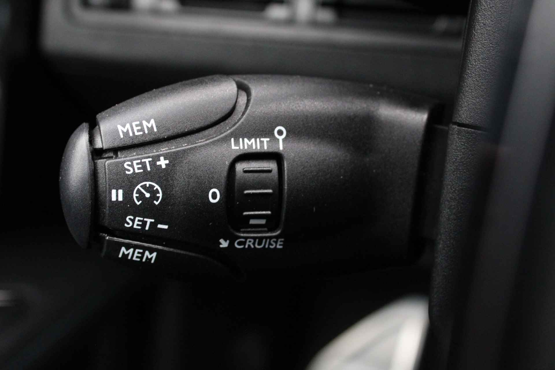 Peugeot 3008 SUV 1.2 PureTech 130pk EAT8 Crossway | Automaat | Navigatie | Camera | Focal | Grip control | Alcantara | - 22/35