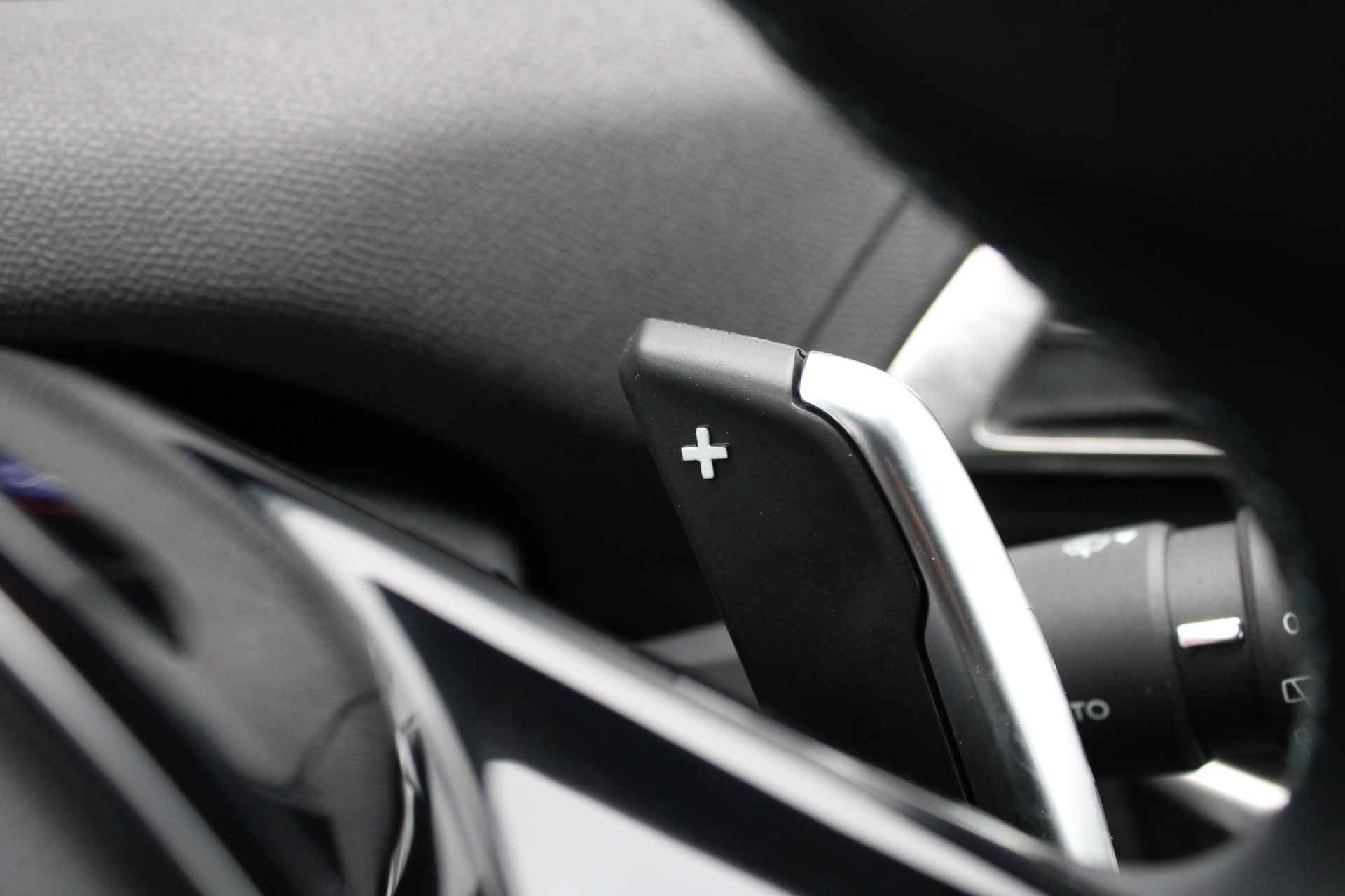 Peugeot 3008 SUV 1.2 PureTech 130pk EAT8 Crossway | Automaat | Navigatie | Camera | Focal | Grip control | Alcantara | - 28/35