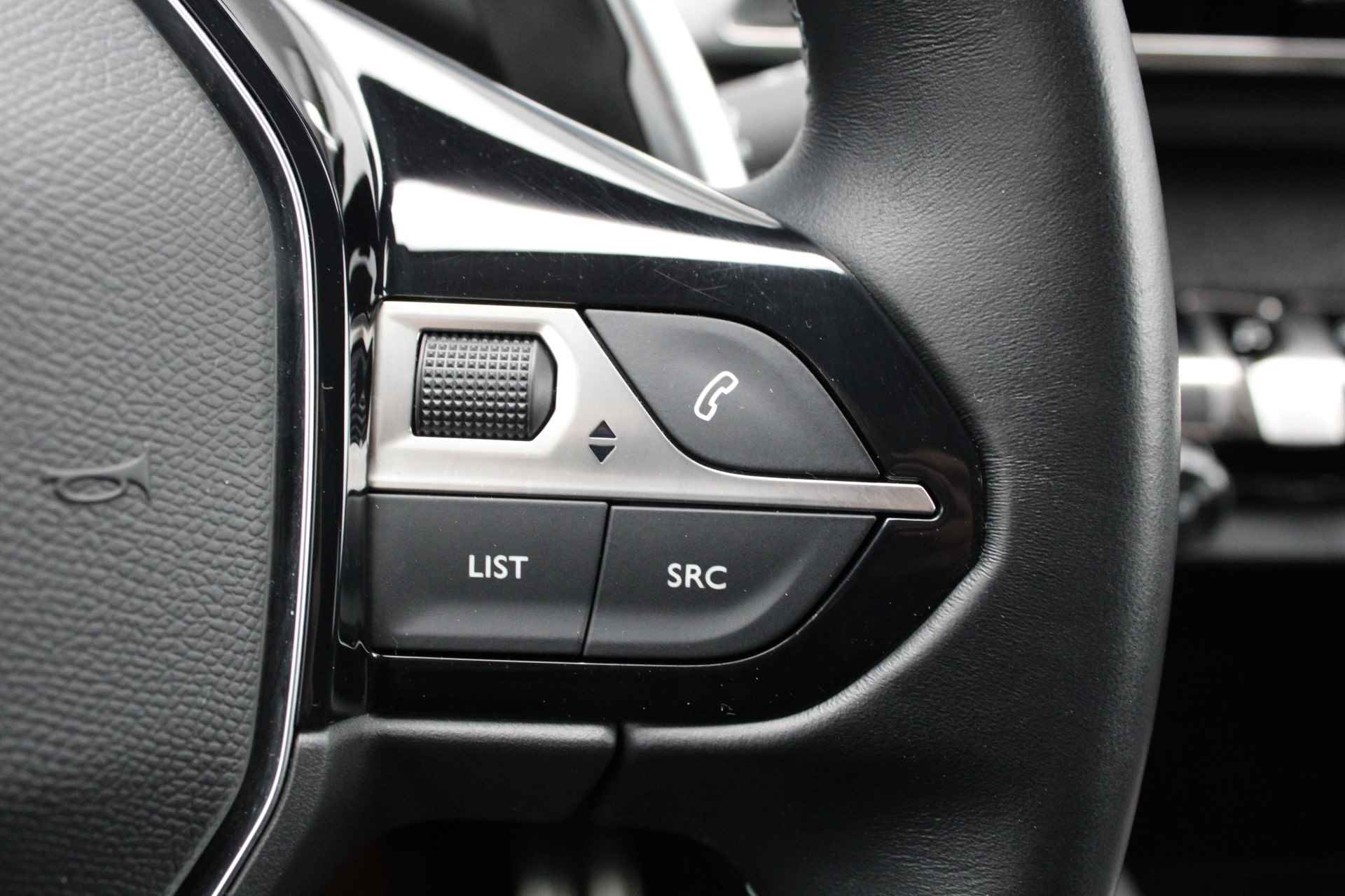 Peugeot 3008 SUV 1.2 PureTech 130pk EAT8 Crossway | Automaat | Navigatie | Camera | Focal | Grip control | Alcantara | - 30/35
