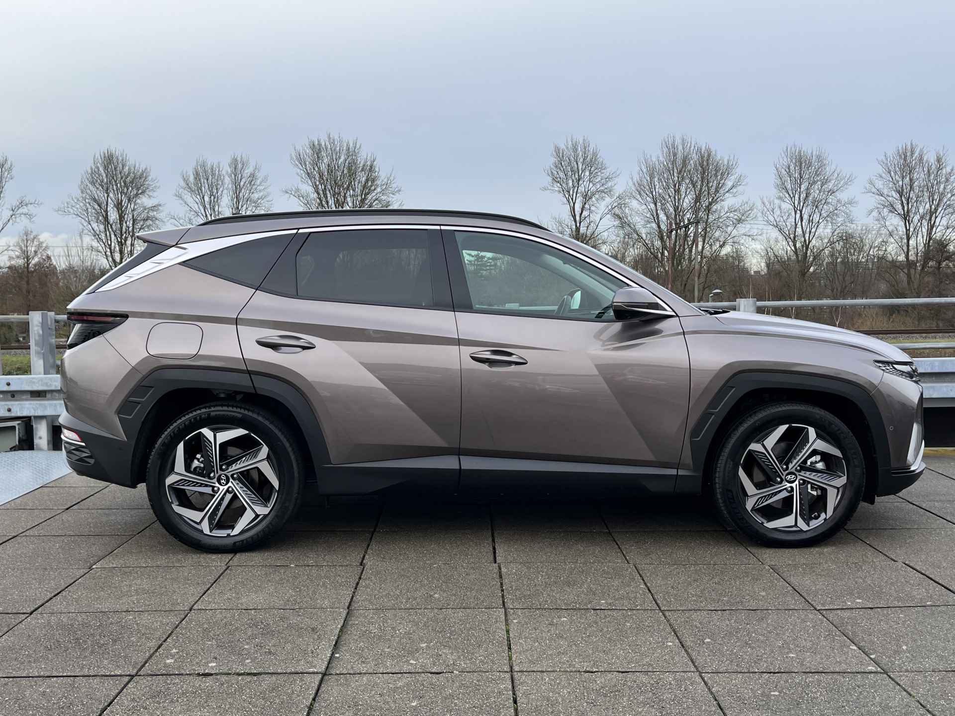 Hyundai Tucson 1.6 T-GDI 265pk PHEV Premium 4WD | Leder | Navigatie | Camera | Elektrische Stoelverstelling - 19/37