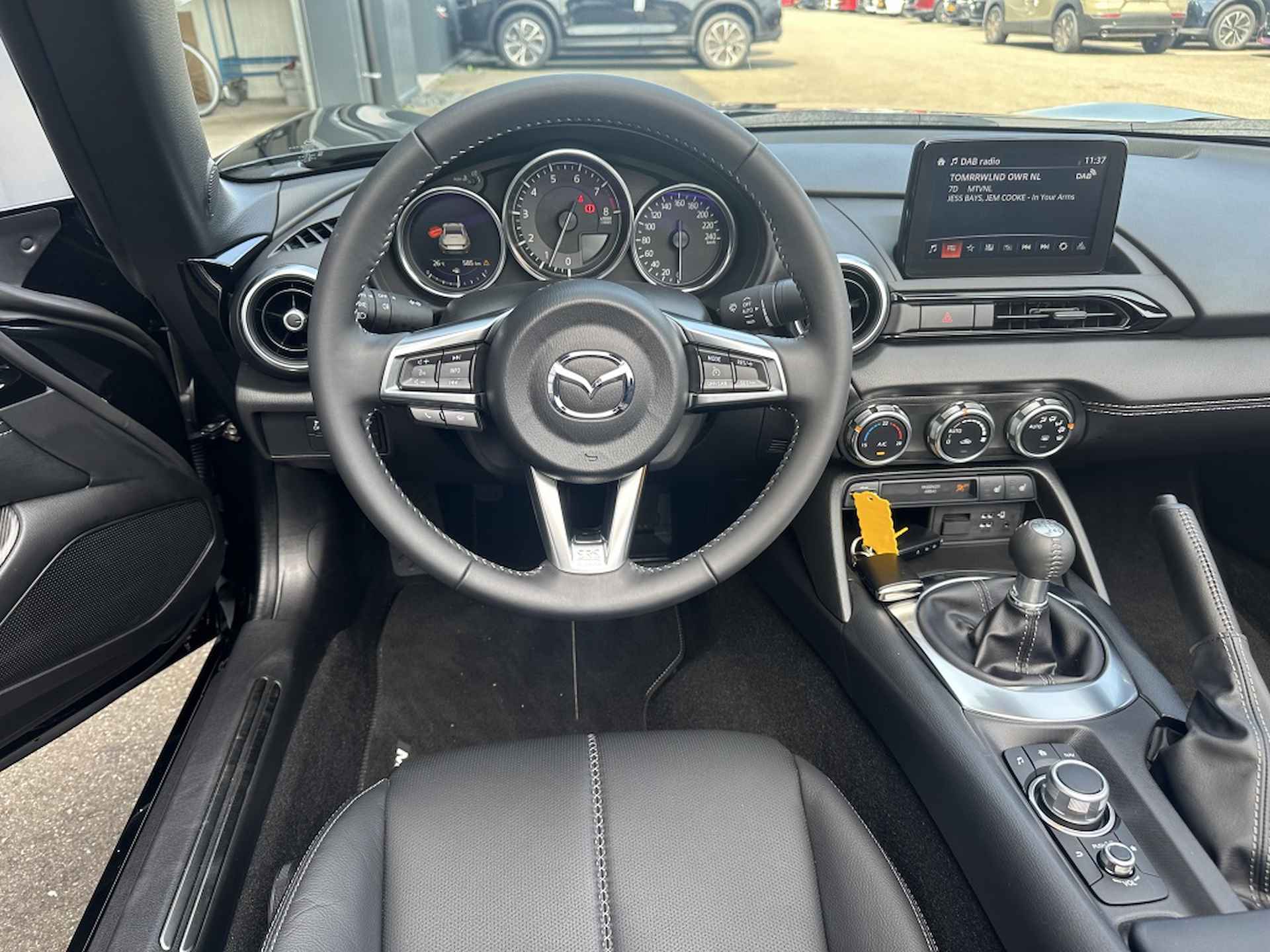 Mazda MX-5 RF 1.5 SkyActiv-G 132PK Luxury - 28/43