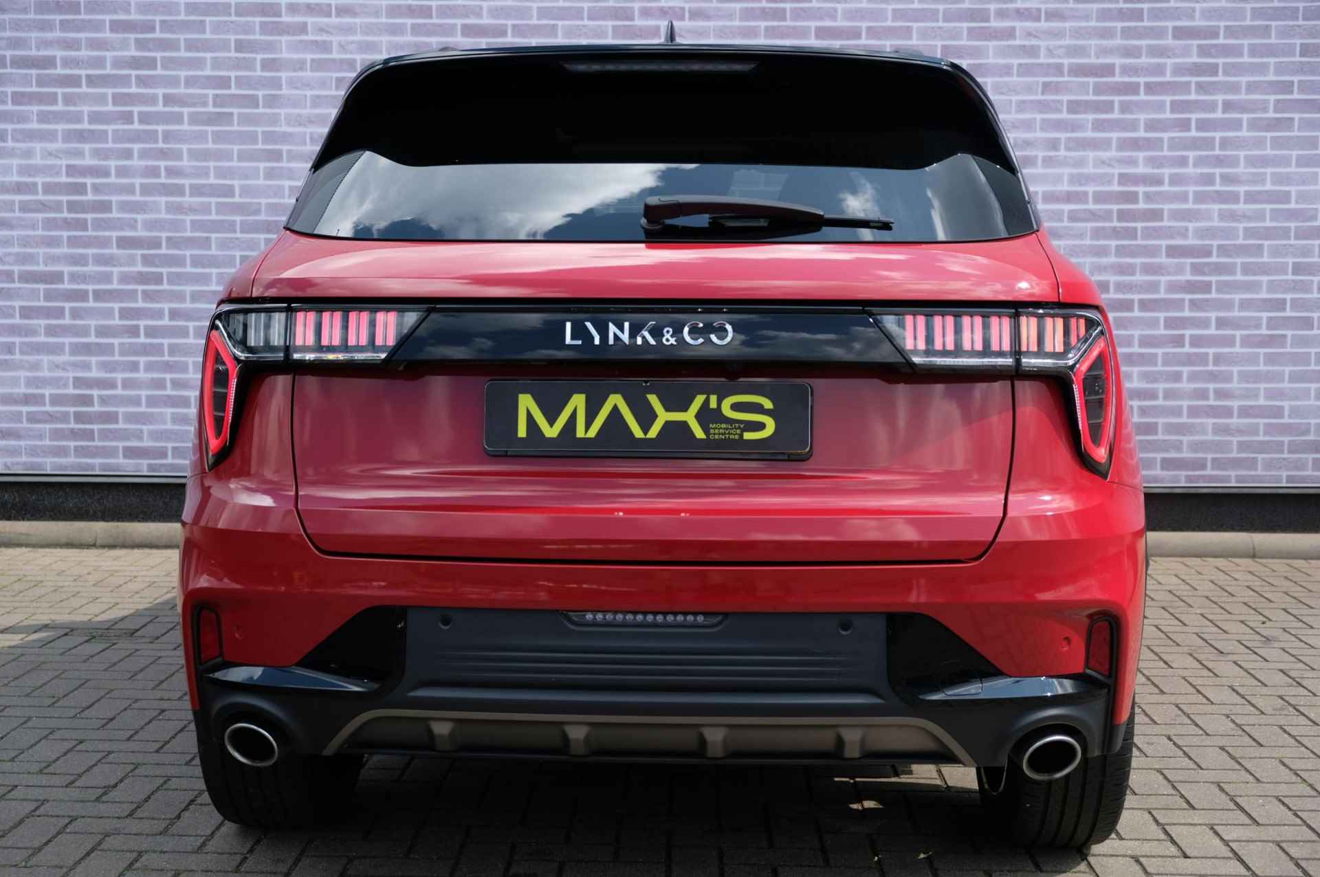 Lynk & Co 01 Plug-in Hybrid | Navi | Fin. v.a. 497,- p/mnd | Panoramadak |Incl wrap| Park Assist Camera | Adapt. Cruise | LED koplampen | tot 69 km Elektrisch rijden! - 16/24