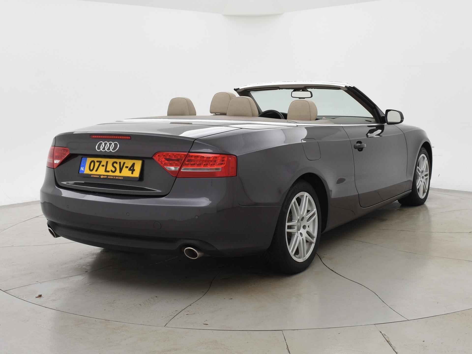 Audi A5 Cabriolet 3.0 TDI V6 240 PK QUATTRO 1e EIG. NWPRIJS €98.528 Audi A5 Cabriolet 3.0 TDI V6 240 PK QUATTRO 1e EIGENAAR | ADAP. CRUISE | B&O | NEKVERWARMING | LEDER - 3/56