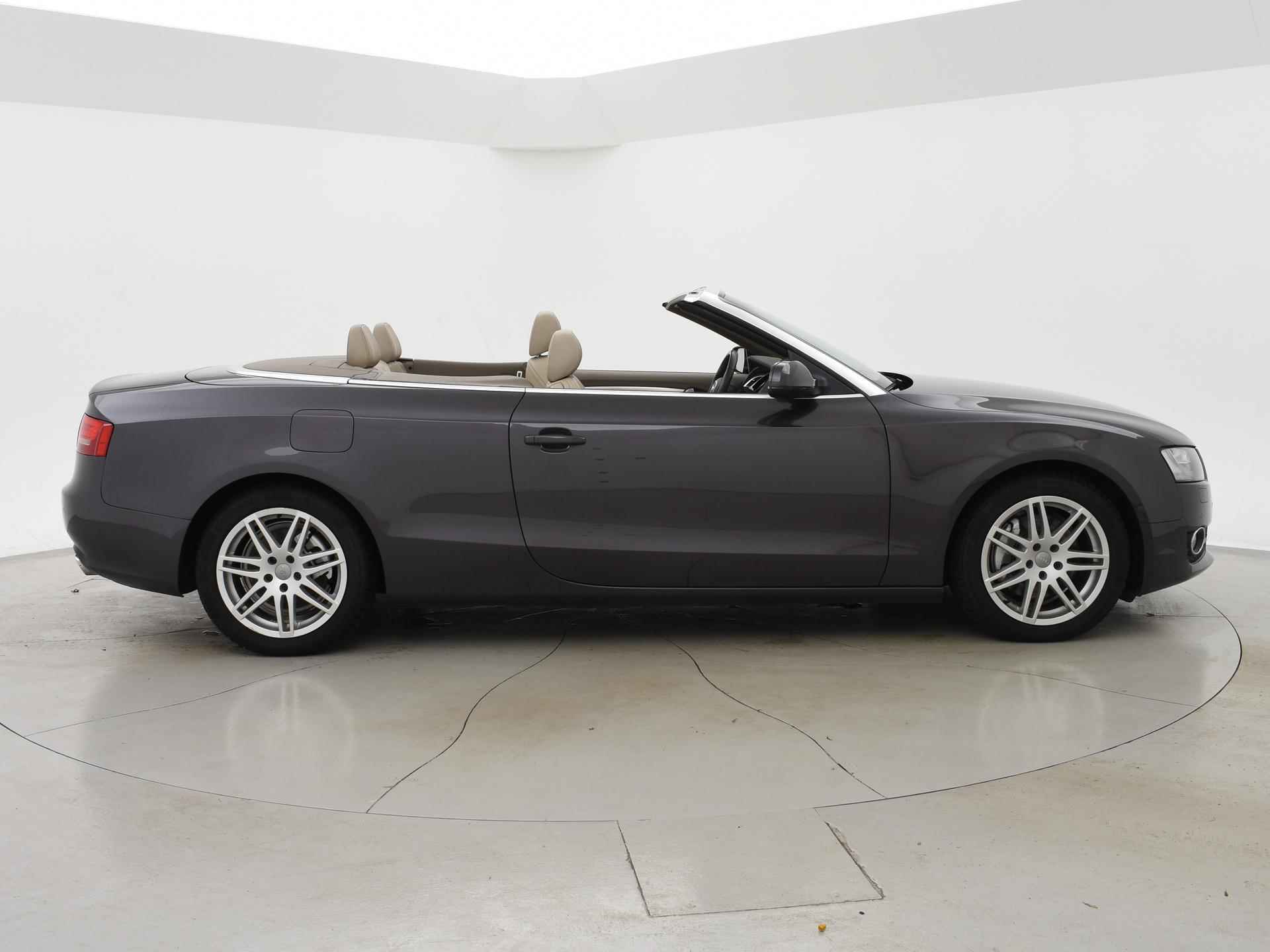 Audi A5 Cabriolet 3.0 TDI V6 240 PK QUATTRO 1e EIG. NWPRIJS €98.528 Audi A5 Cabriolet 3.0 TDI V6 240 PK QUATTRO 1e EIGENAAR | ADAP. CRUISE | B&O | NEKVERWARMING | LEDER - 13/56