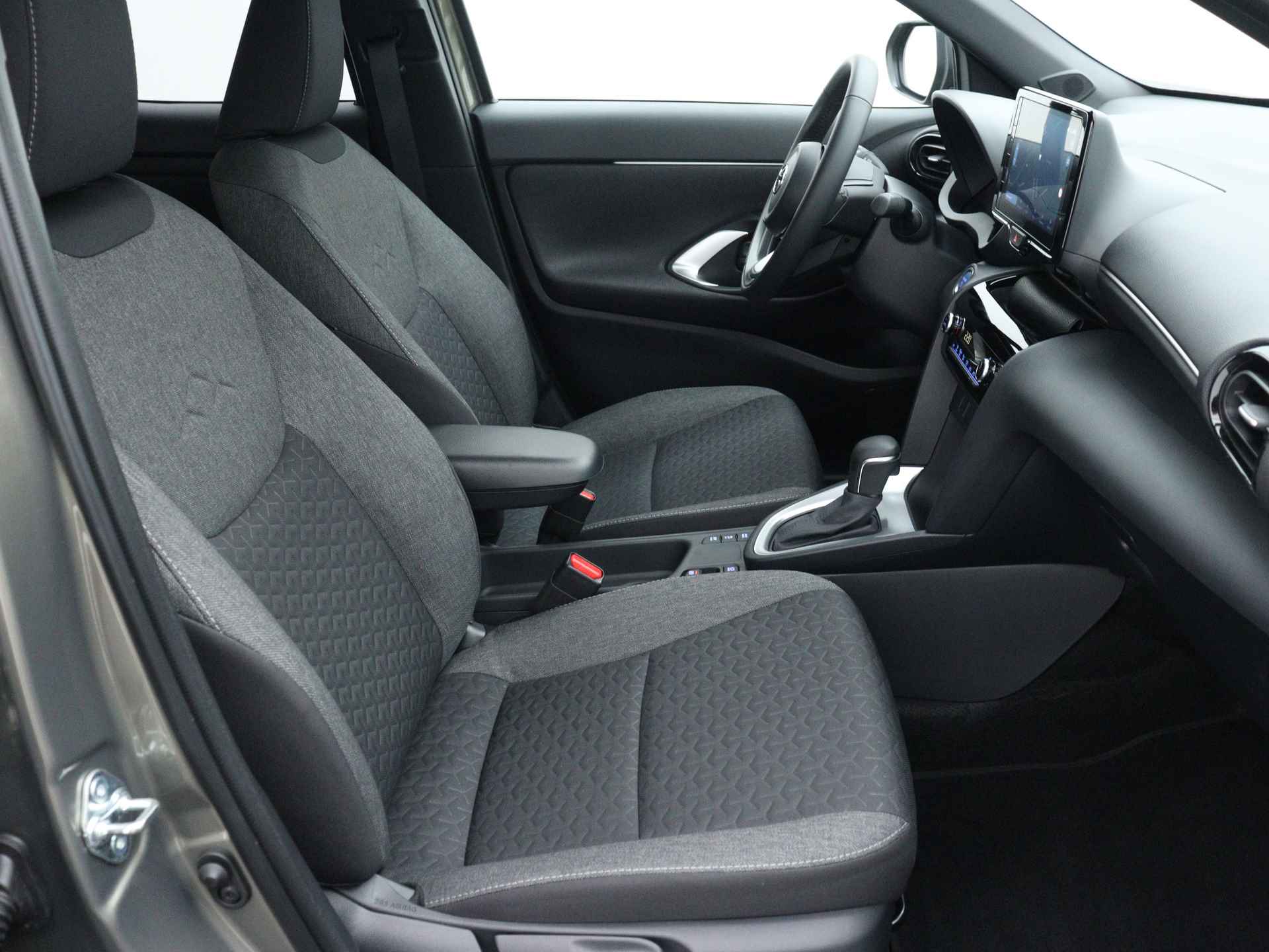 Toyota Yaris Cross 1.5 Hybrid Dynamic Apple Carplay/Android Auto | Adaptief Cruise Controle | Achteruitrijcamera - 31/43