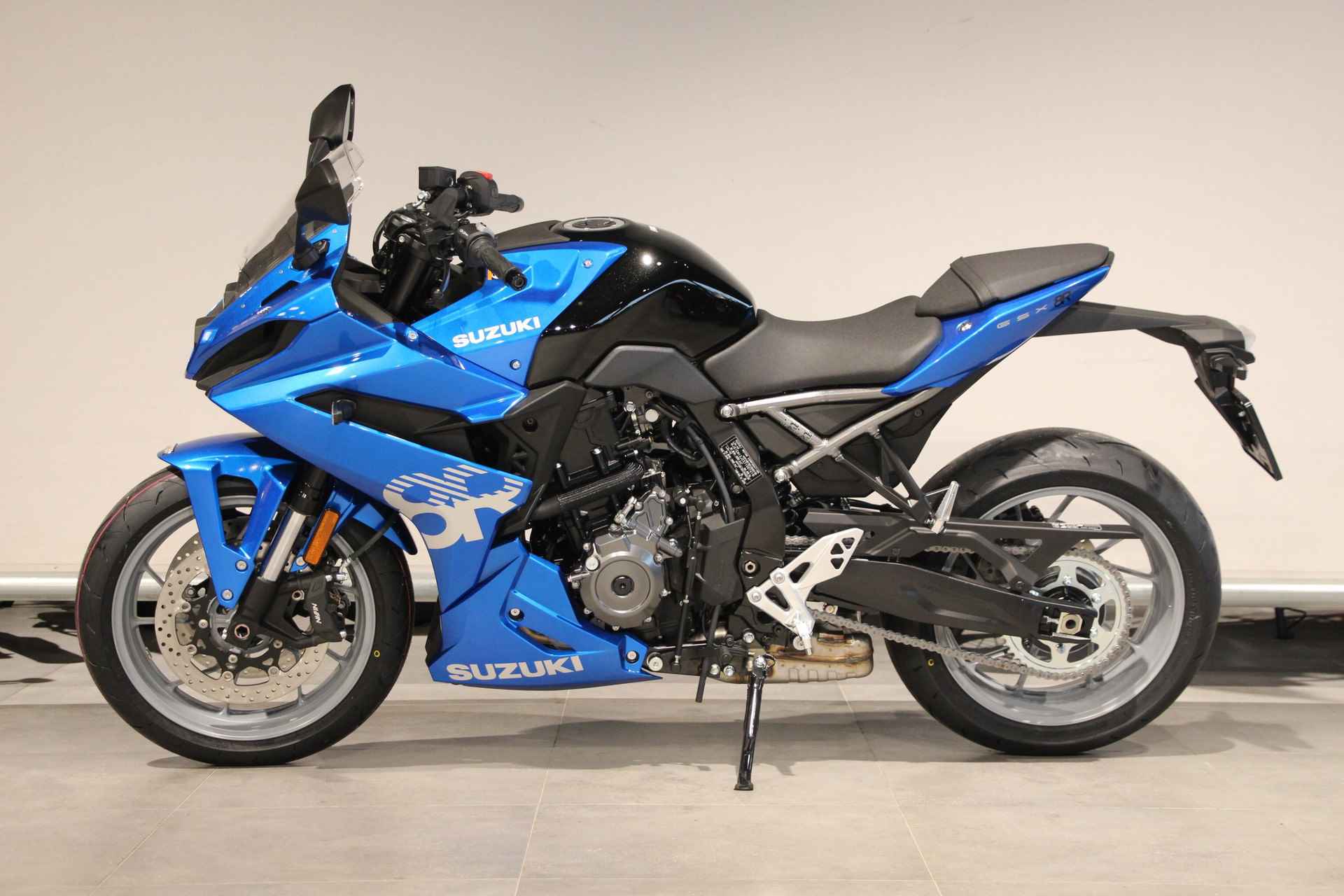 Suzuki GSX-8R - 5/14