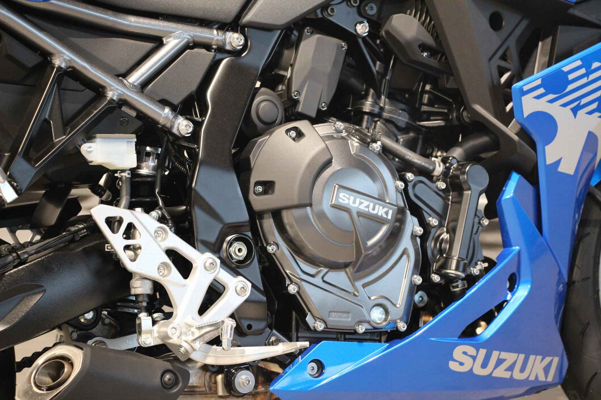 Suzuki GSX-8R - 9/14