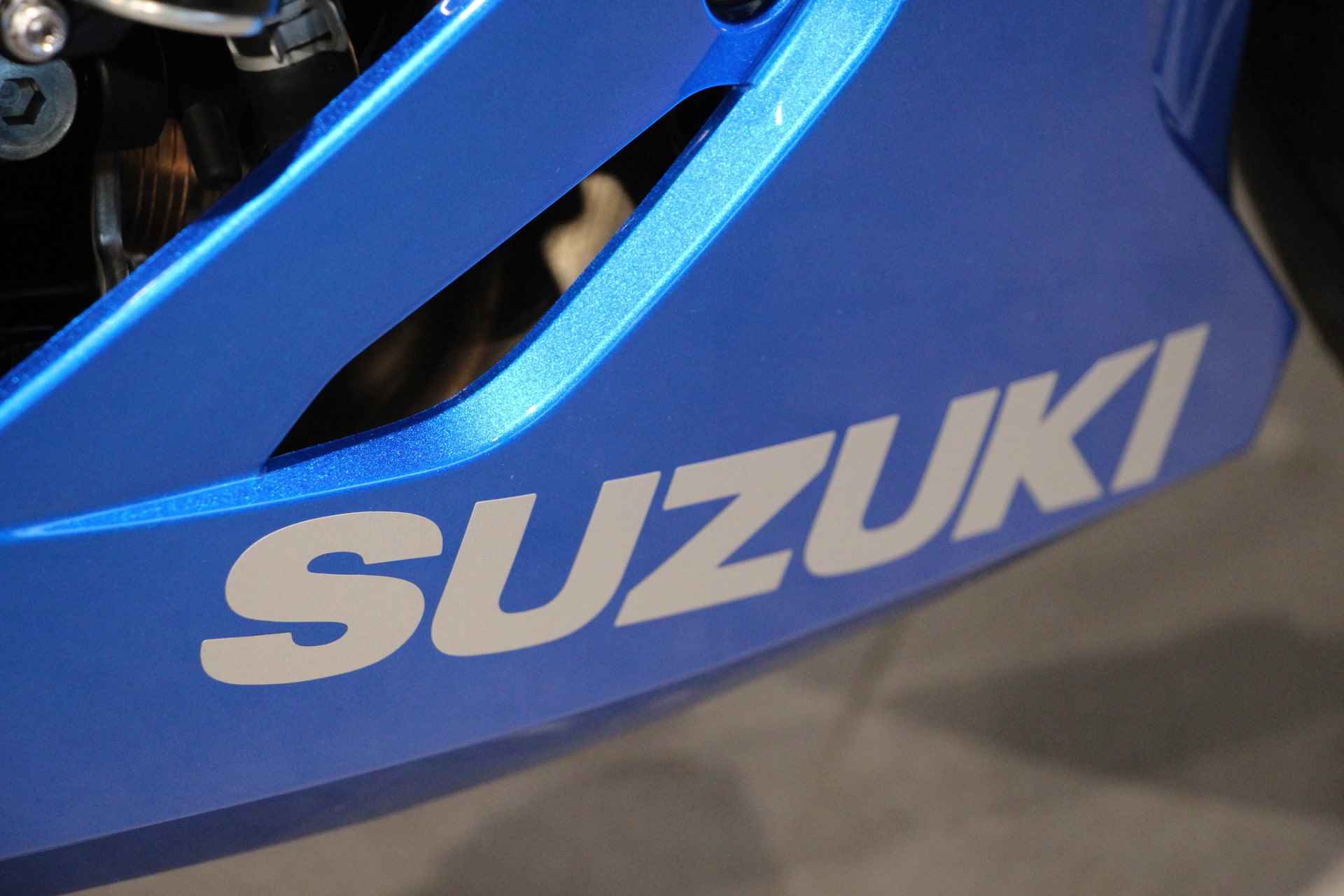 Suzuki GSX-8R - 13/14