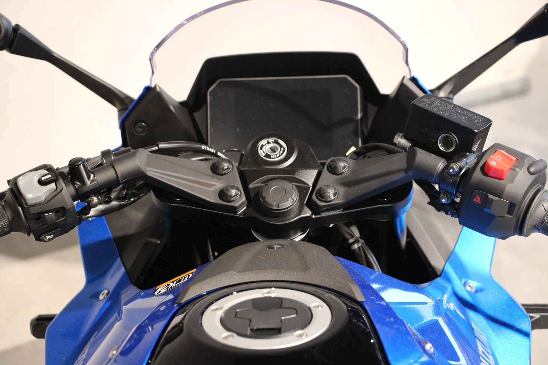 Suzuki GSX-8R - 14/14