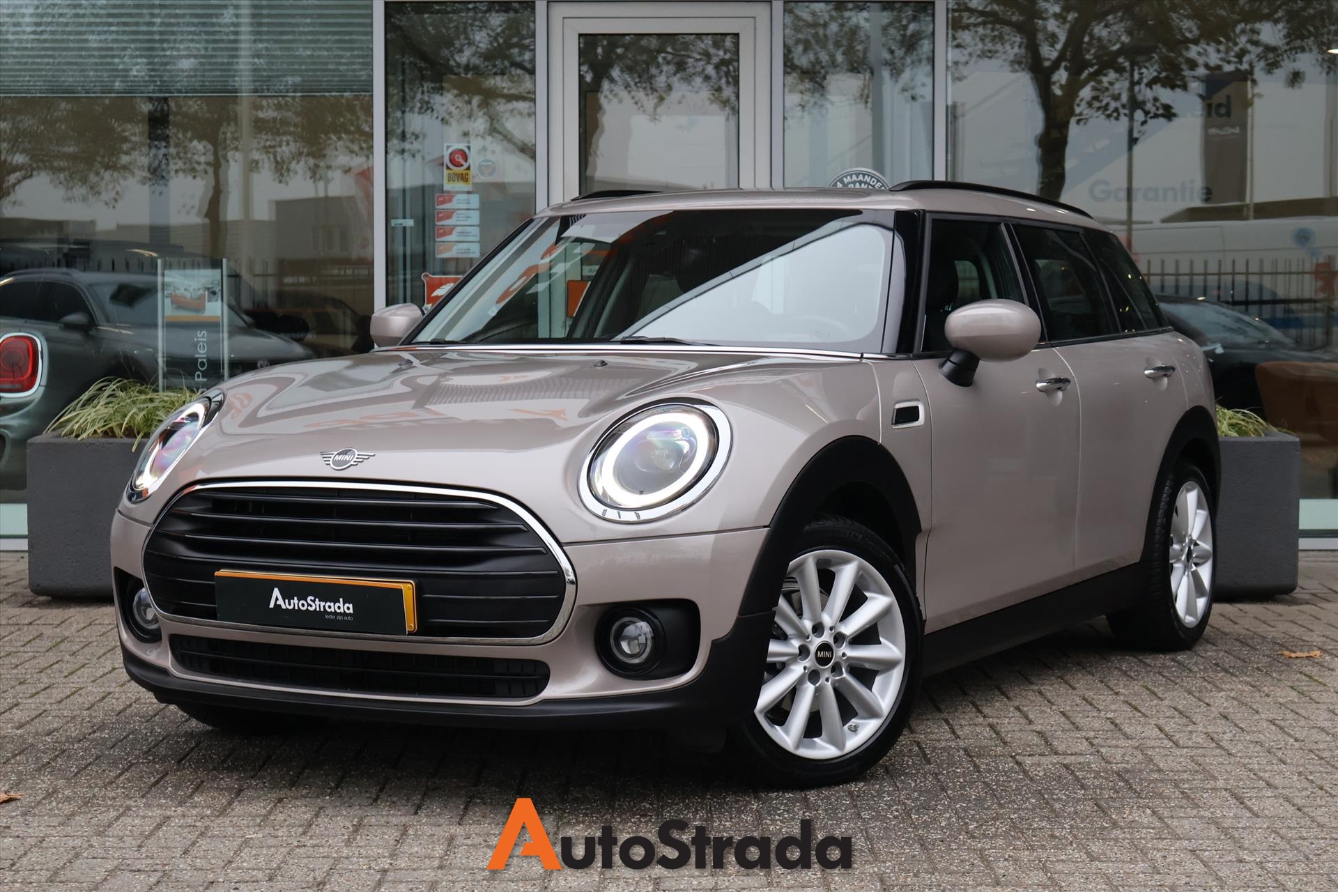 Mini Mini Clubman (f54) 1.5 Business Edition Aut | Rooftop Gray | Carplay | Cruise | DAB | Sfeer | Virtual | 1ste Eigenaar