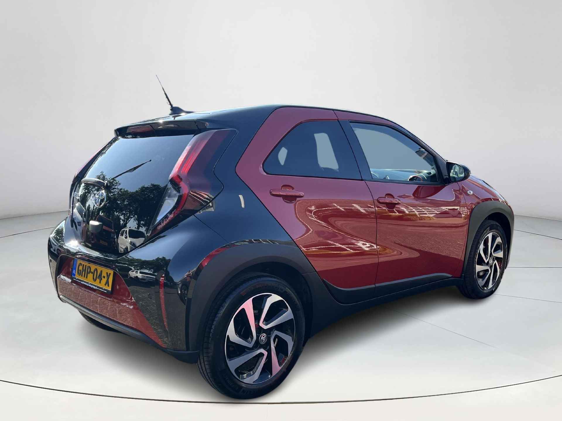 Toyota Aygo X 1.0 VVT-i S-CVT Pulse | Parkeersensoren | Navigatie | Stoelverwarming | Climate control | Licht metalen velgen | - 6/25