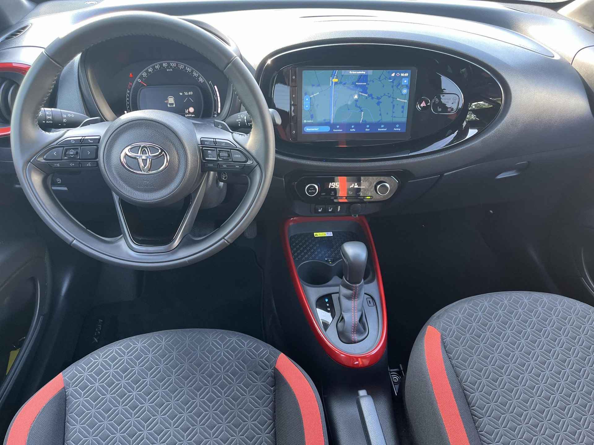 Toyota Aygo X 1.0 VVT-i S-CVT Pulse | Parkeersensoren | Navigatie | Stoelverwarming | Climate control | Licht metalen velgen | - 11/25