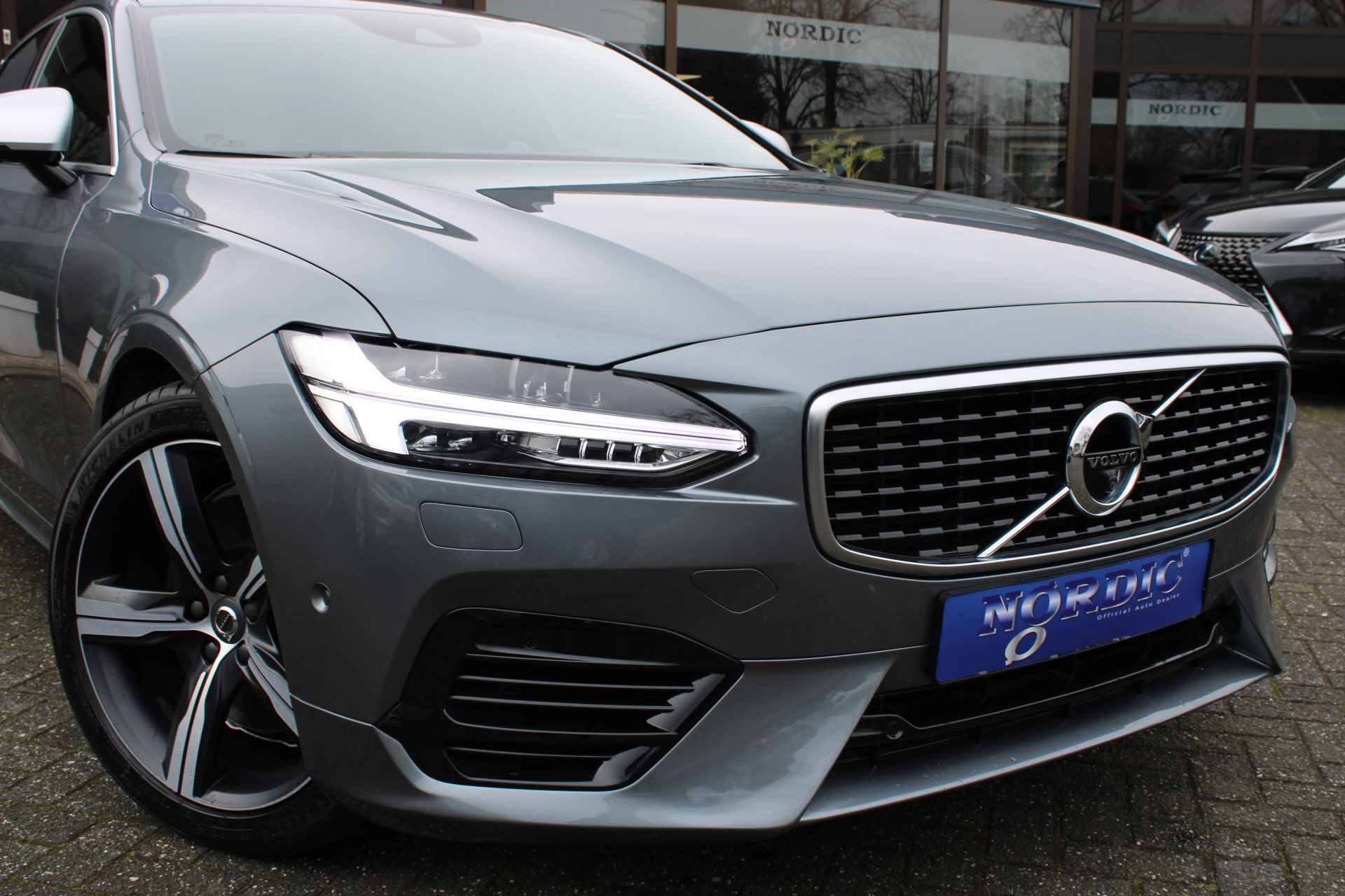 Volvo S90 2.0 T8 AWD R-DESIGN GEARTRONIC SCHUIFDAK 360 CAMERA- HEAD UP DISPLAY- BOWERS & WILKINS SOUND - 23/36