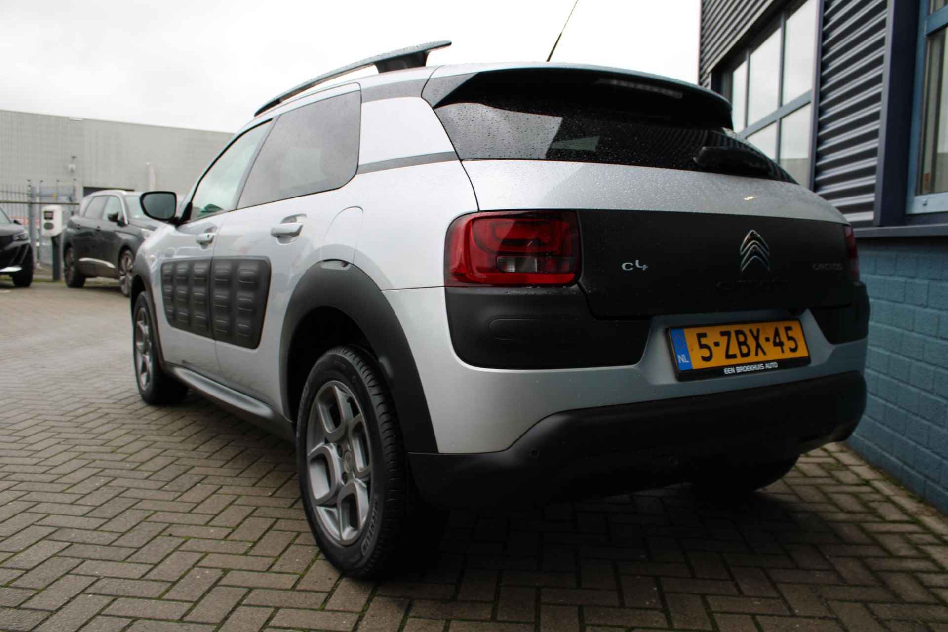 Citroen C4 Cactus 1.2 e-VTi Shine - 3/29