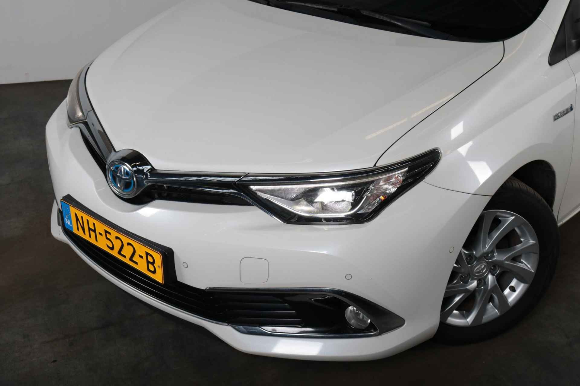 Toyota Auris Touring Sports 1.8 Hybrid Lease pro Navi, Stoelverwarming, Toyota Safety Sense, Parkeersensoren, Panorama dak - 39/46