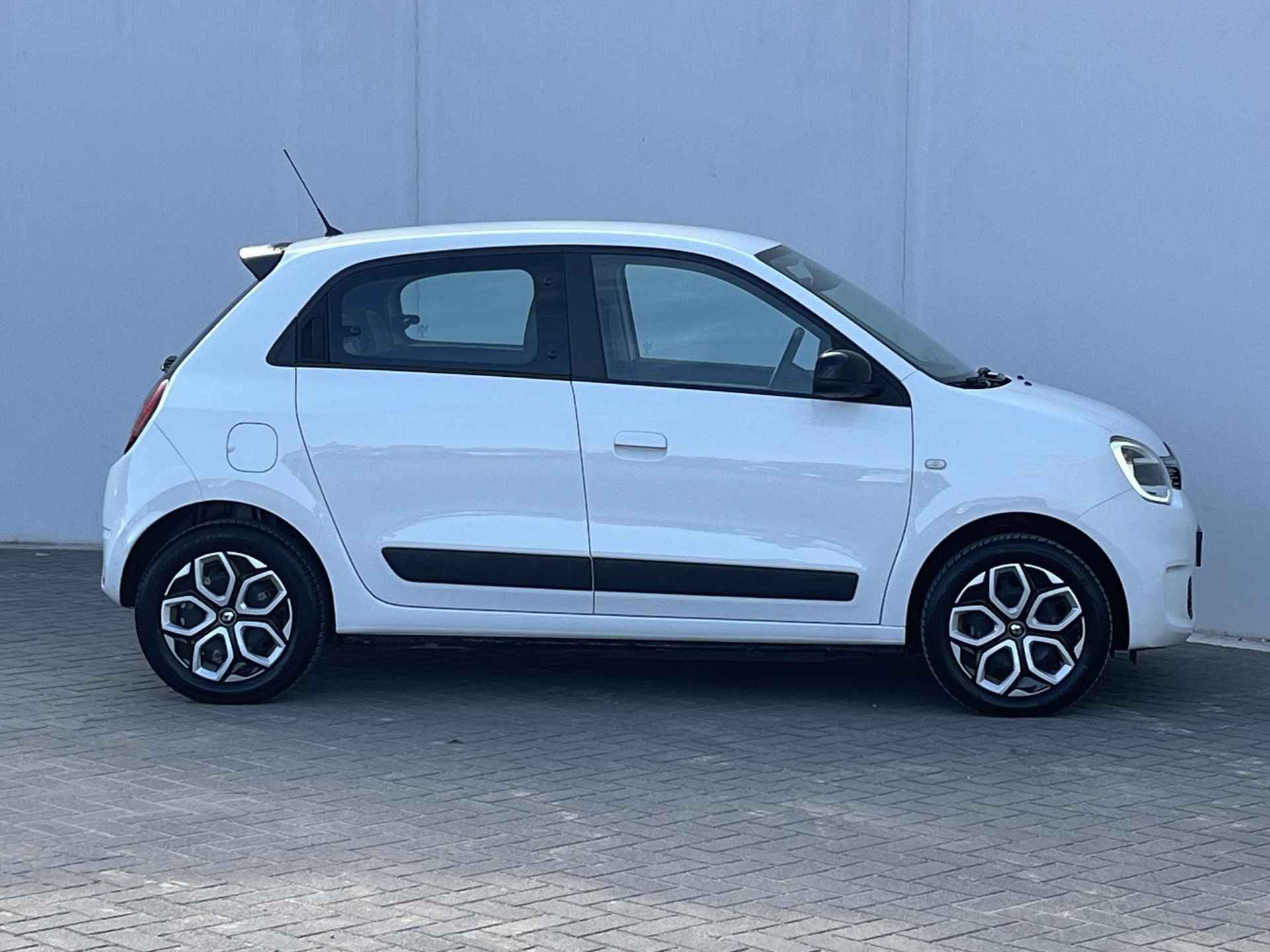 Renault Twingo Z.E. R80 Collection / €2.000,- Subsidie mogelijk / SoH accu 97,8 % / Apple carplay & Android auto / Parkeersensoren achter - 22/51