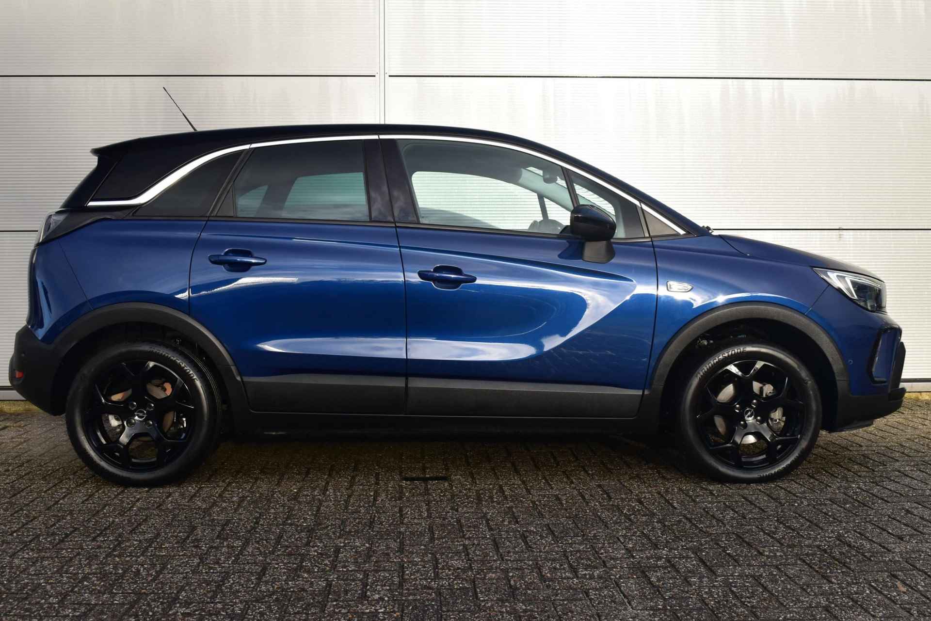 Opel Crossland 1.2T GS Automaat Navigatie Keyless Achteruitrijcamera Parkeersensoren Voor en Achter - 3/41