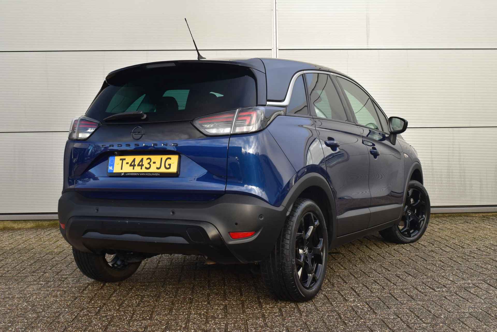 Opel Crossland 1.2T GS Automaat Navigatie Keyless Achteruitrijcamera Parkeersensoren Voor en Achter - 4/41