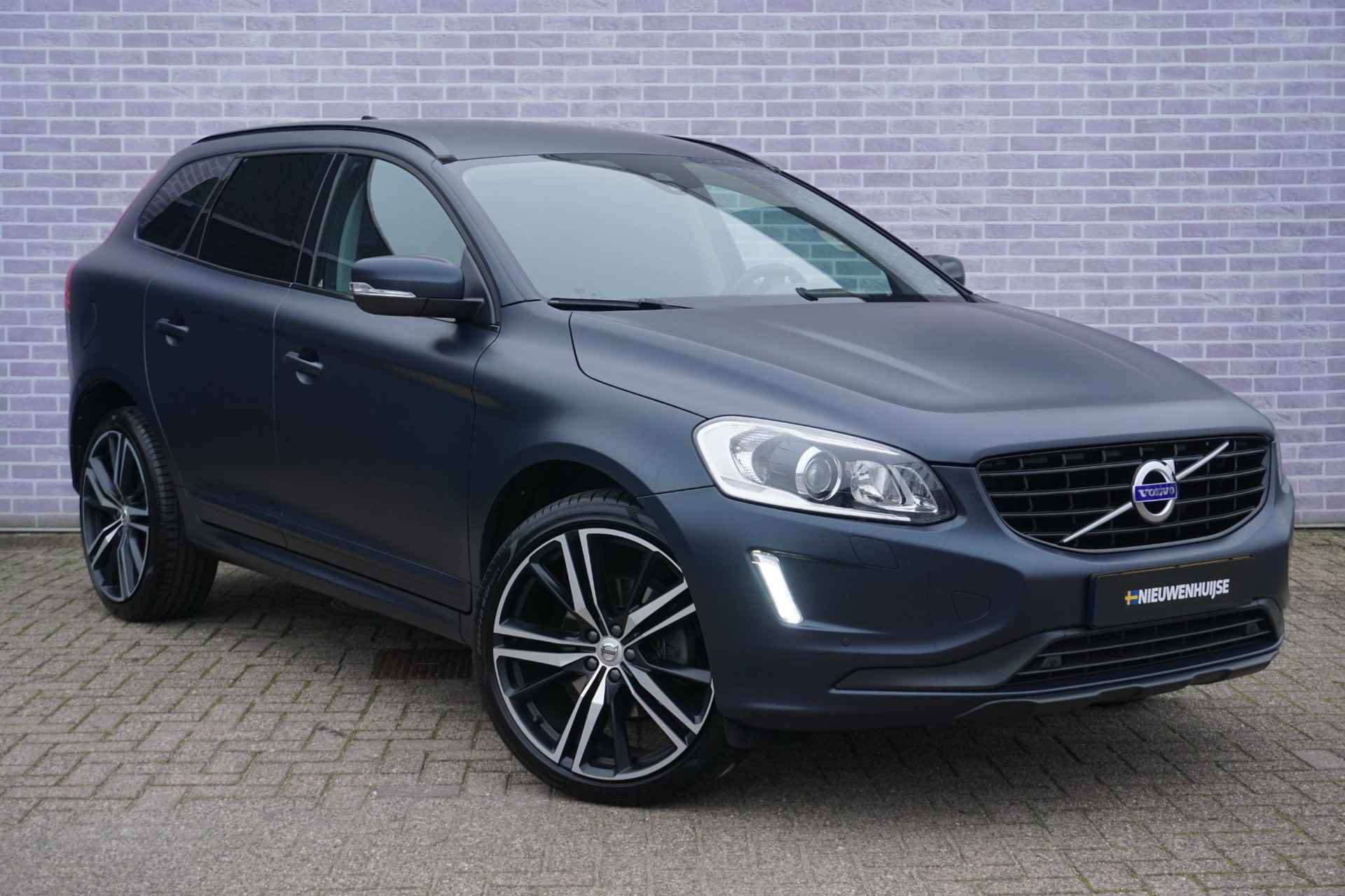 Volvo XC60 2.0 T5 AWD Polar+ | Uniek! | Trekhaak |20'' Lichtmetalen velgen | Leder | Achteruitrij camera | Apple car play | Android auto | - 32/35