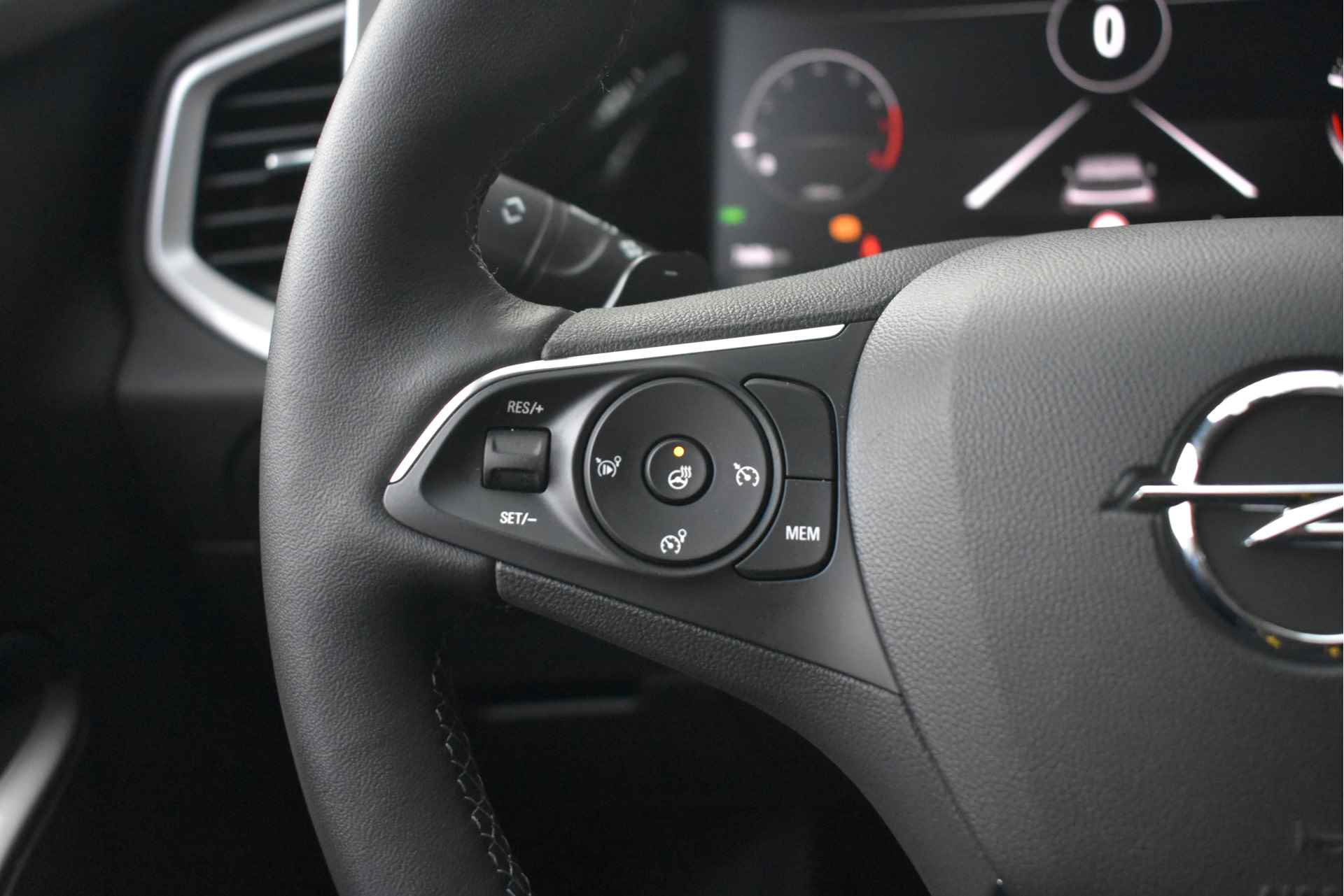 Opel Grandland 1.2 Turbo GS 130pk Automaat | Stuur/Stoelverwarming | AGR-Comfortstoel | Voorruitverwarming | Full-LED | Parkeersensoren | Clima - 23/50