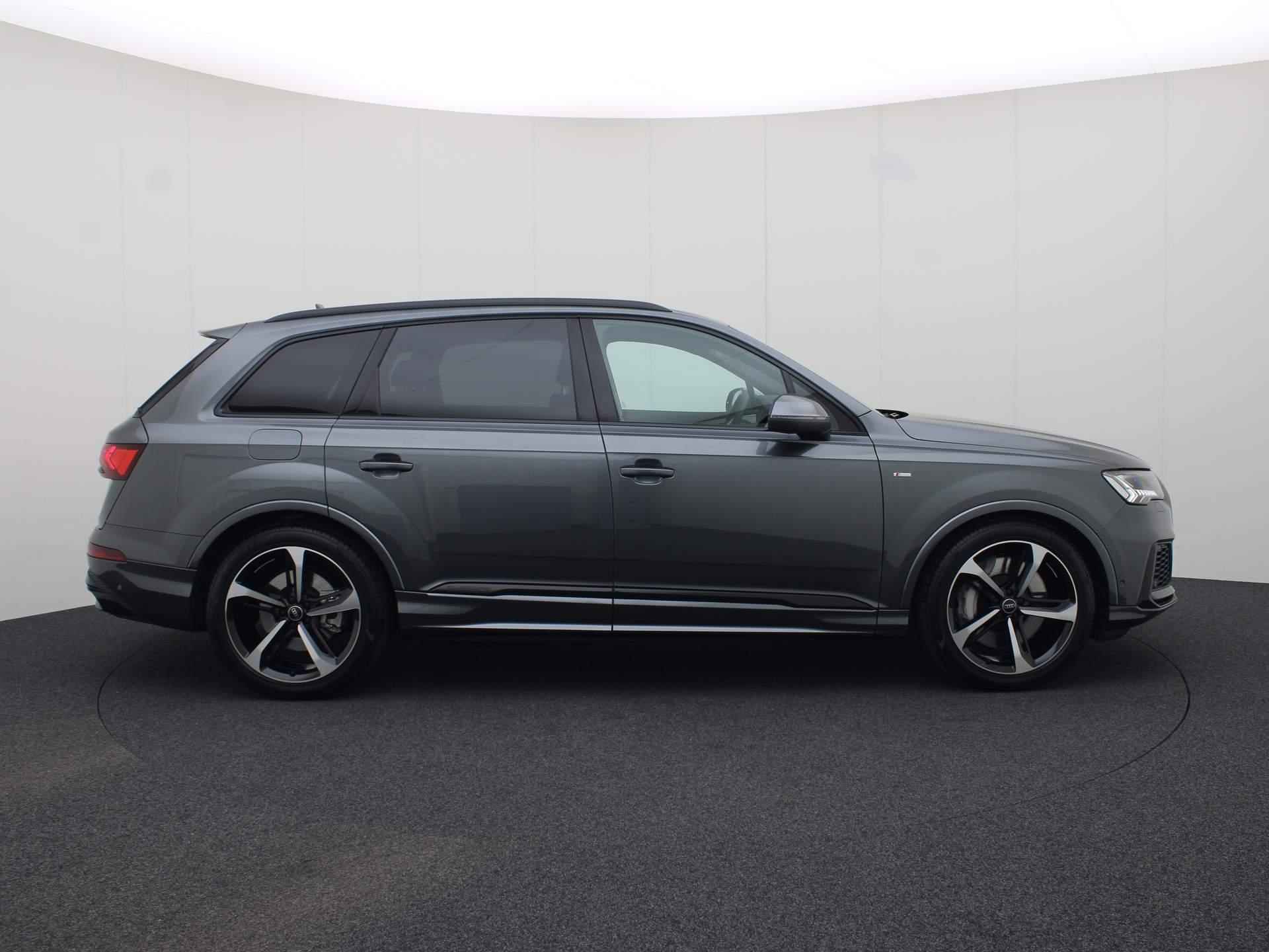 Audi Q7 55 TFSIe 280kW/381PK quattro S Line · Luchtvering · Trekhaak · Parkeersensoren + Area view · Garantie tot 28-01-2029 of 100000km - 4/50