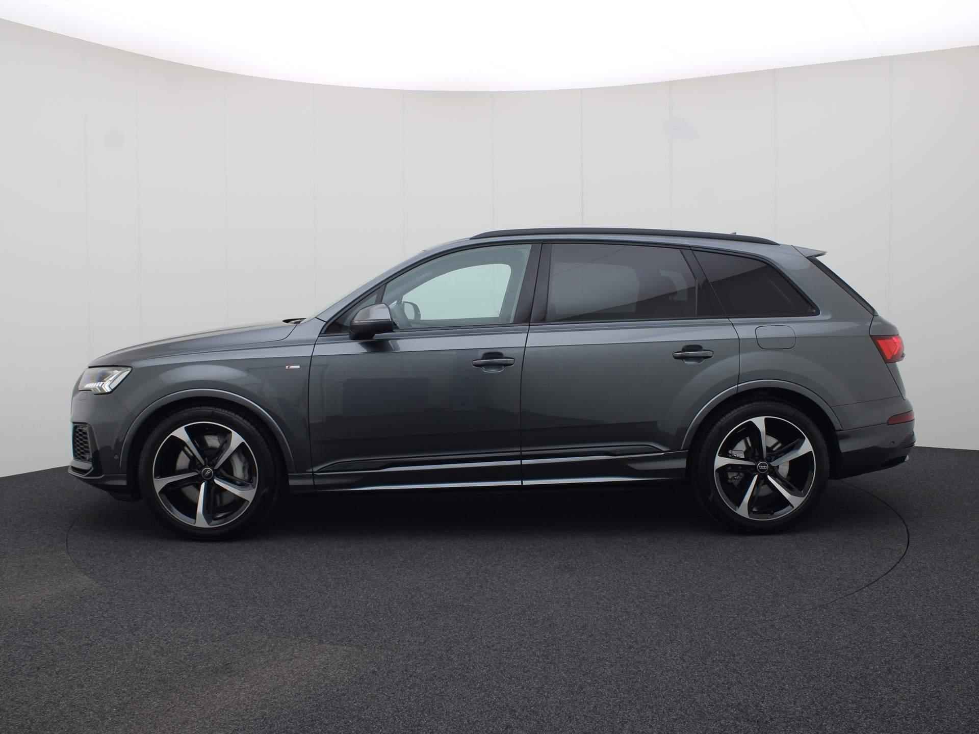 Audi Q7 55 TFSIe 280kW/381PK quattro S Line · Luchtvering · Trekhaak · Parkeersensoren + Area view · Garantie tot 28-01-2029 of 100000km - 40/50