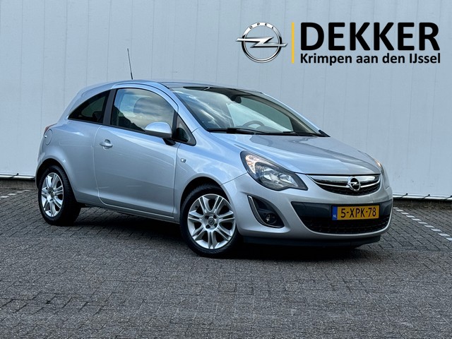 Opel Corsa 1.4 BlitZ met Navi, PDC, 16inch, Climate Controle